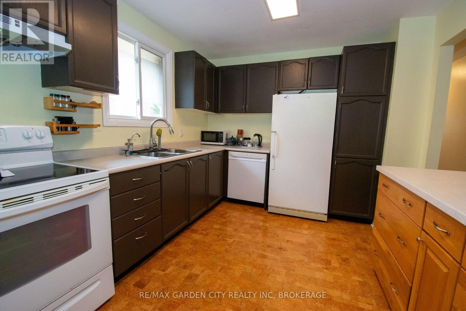 93 Northwood Drive, Welland, Ontario  L3C 6S3 - Photo 16 - X13699194