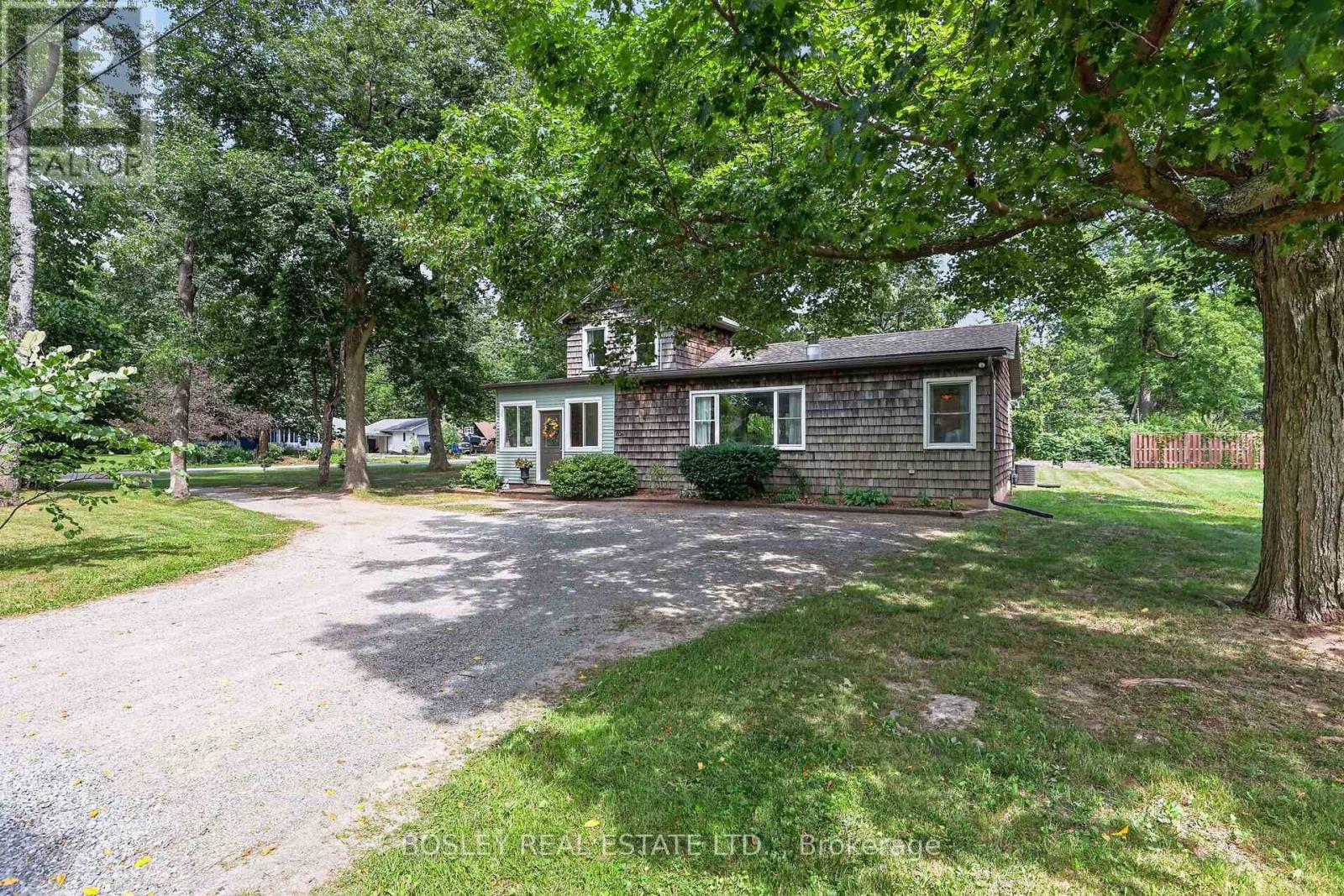 804 Bernard Avenue, Fort Erie, Ontario  L0S 1N0 - Photo 2 - X13699582
