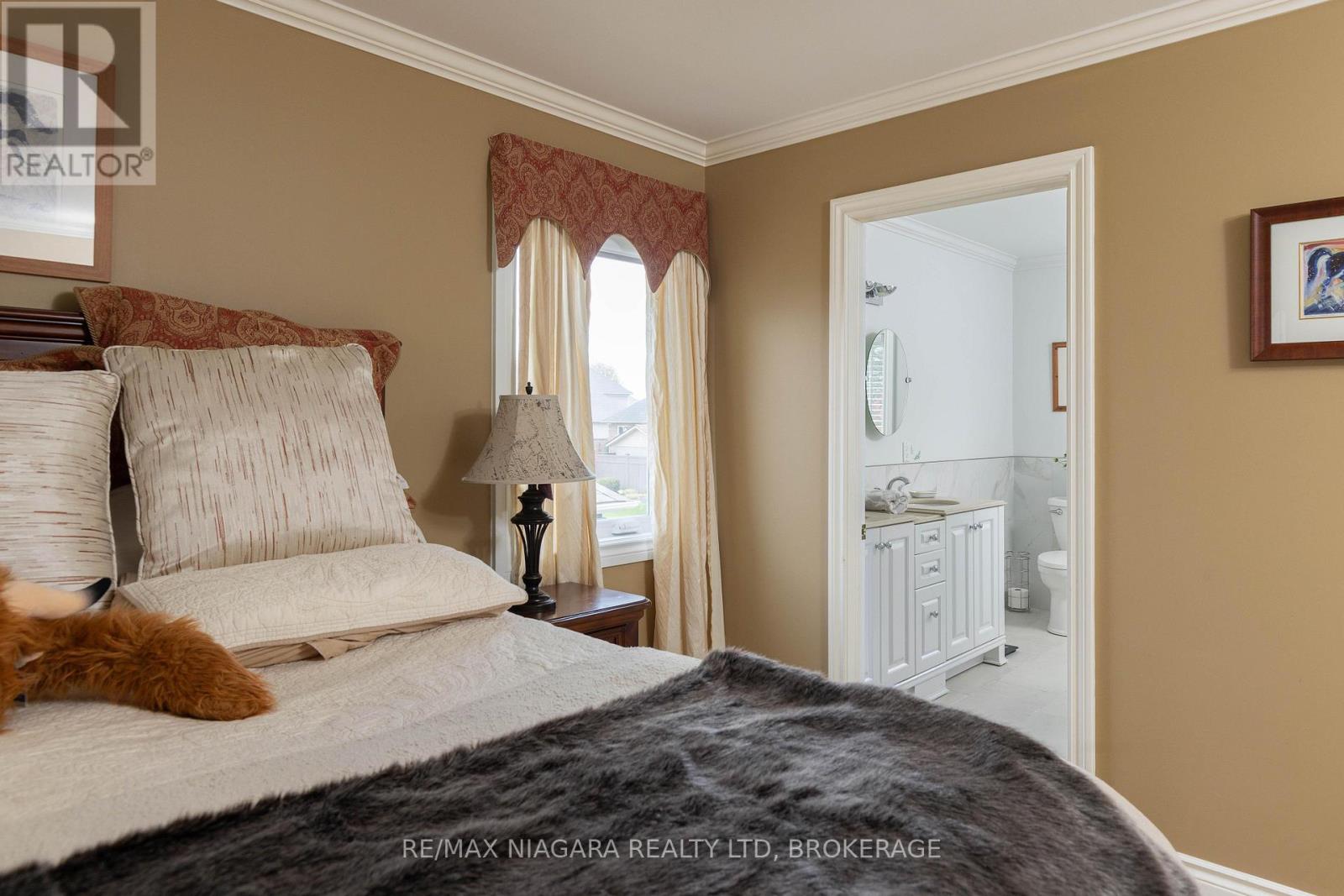 8056 Cathedral Drive, Niagara Falls, Ontario  L2H 2Z2 - Photo 23 - X13703606