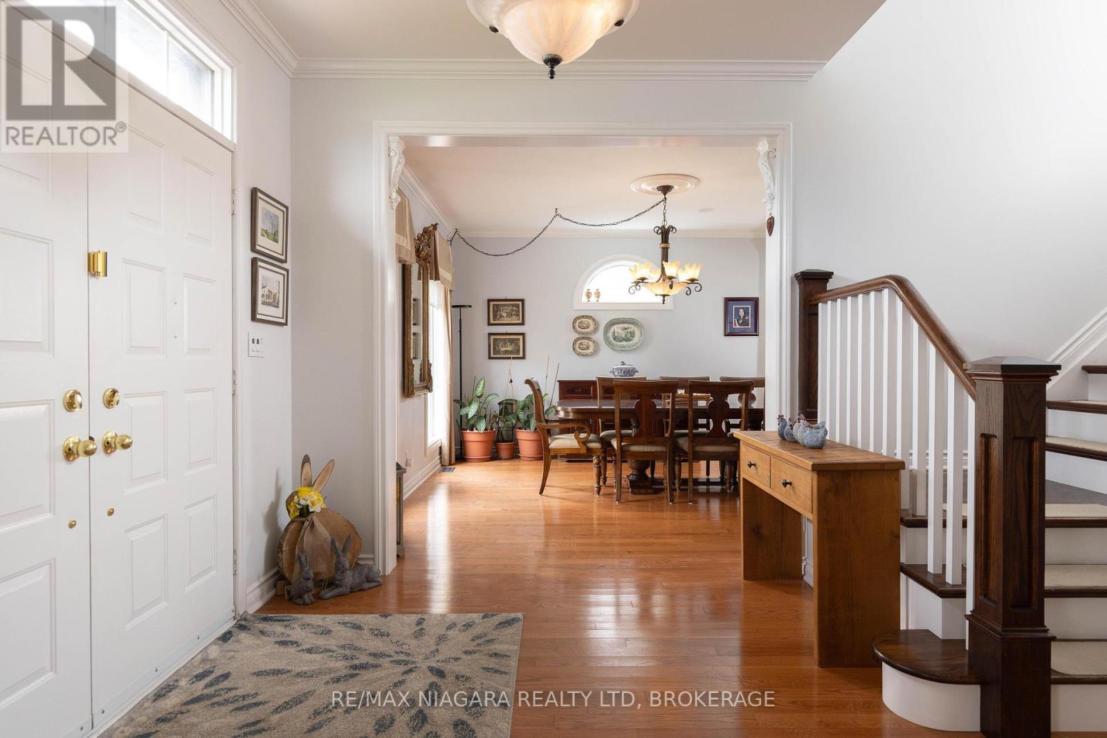 8056 Cathedral Drive, Niagara Falls, Ontario  L2H 2Z2 - Photo 7 - X13703606
