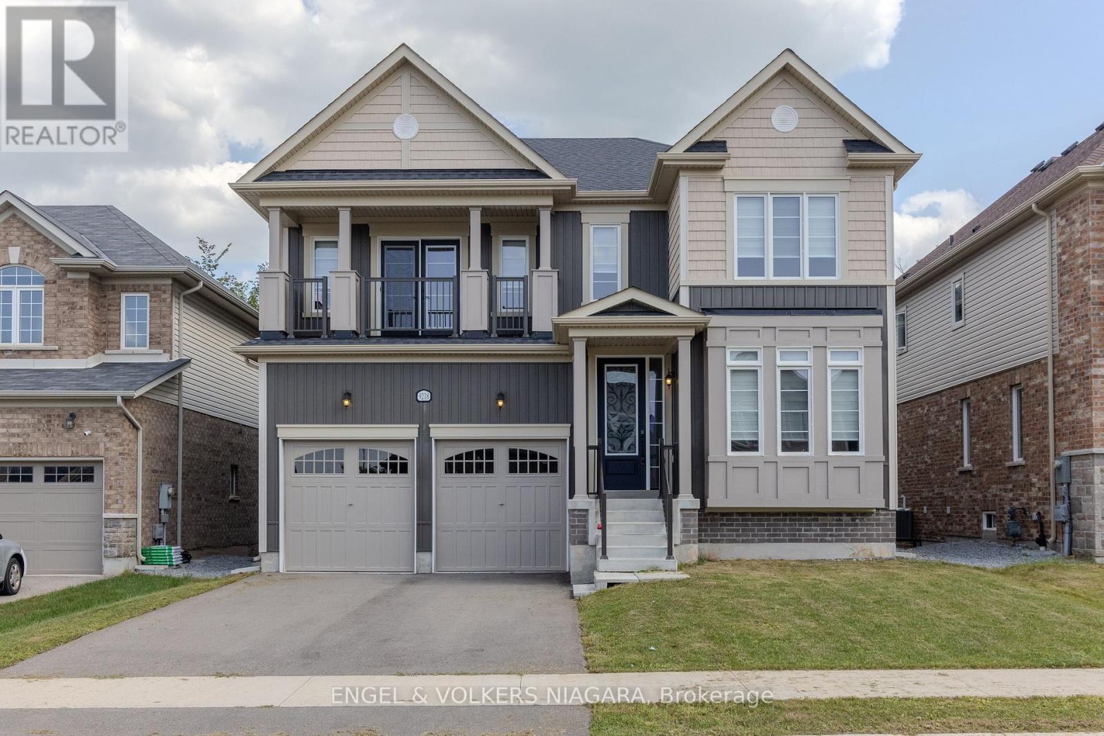 9218 White Oak Avenue, Niagara Falls, Ontario  L2G 0E9 - Photo 1 - X13703950