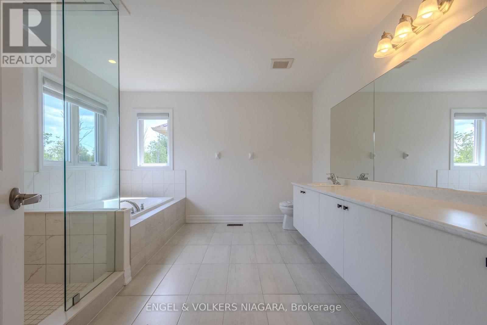 9218 White Oak Avenue, Niagara Falls, Ontario  L2G 0E9 - Photo 17 - X13703950