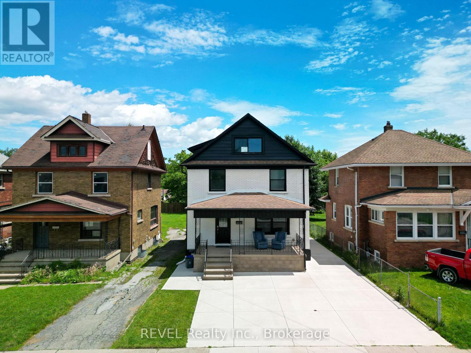 4830 Fourth Avenue, Niagara Falls, Ontario  L2E 4P1 - Photo 1 - X13706768