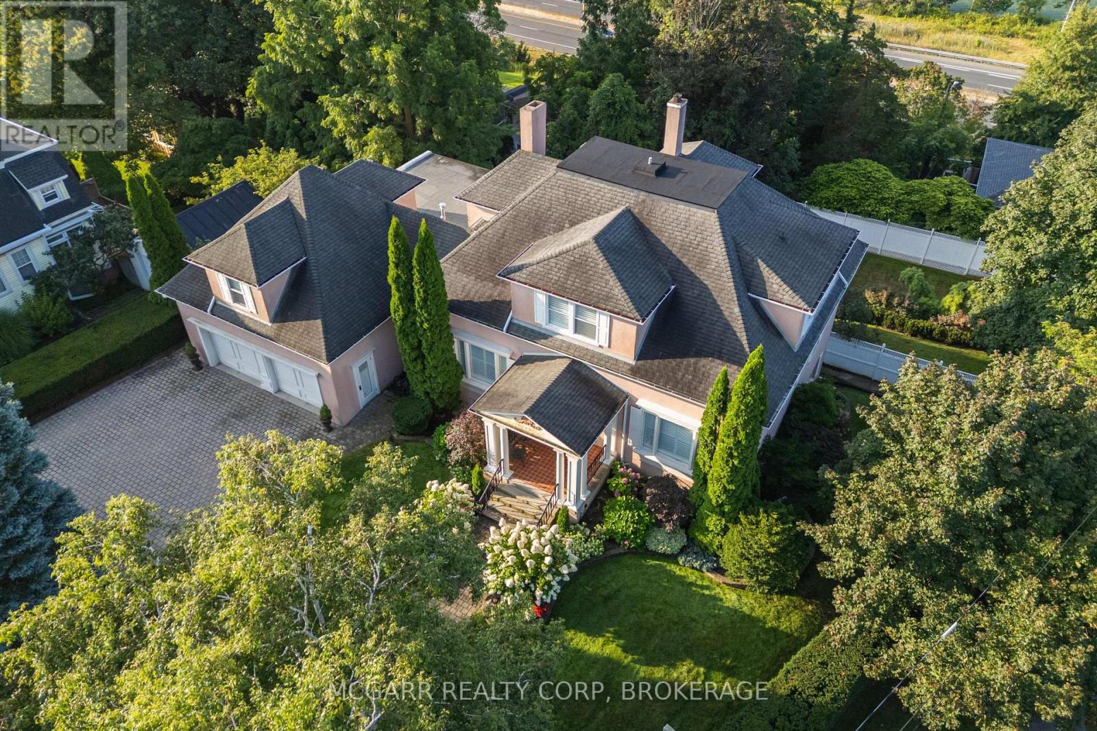 39 Yates Street, St. Catharines, Ontario  L2R 5R3 - Photo 1 - X13707644