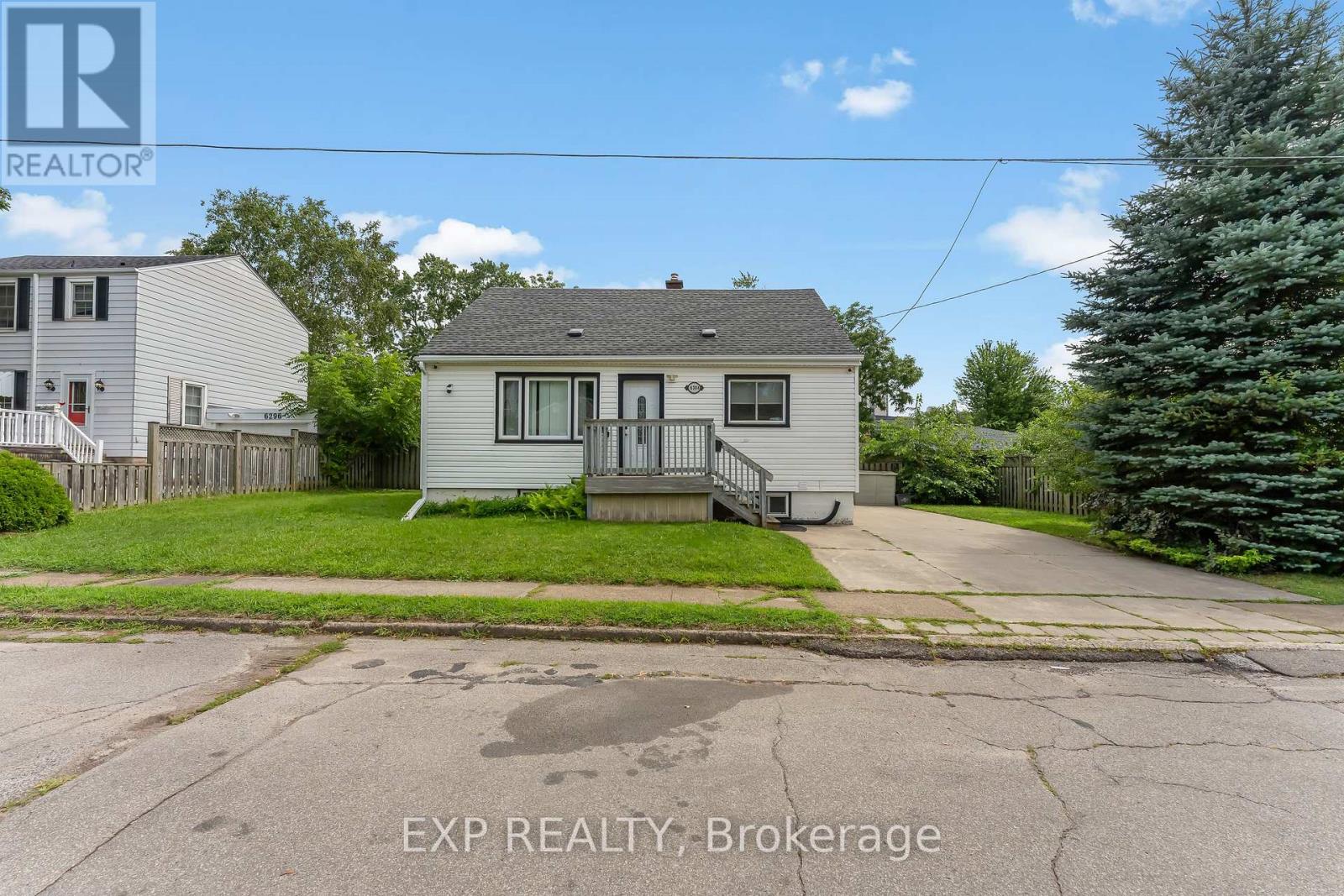 6304 Finlay Avenue, Niagara Falls, Ontario  L2G 4C5 - Photo 1 - X13708758