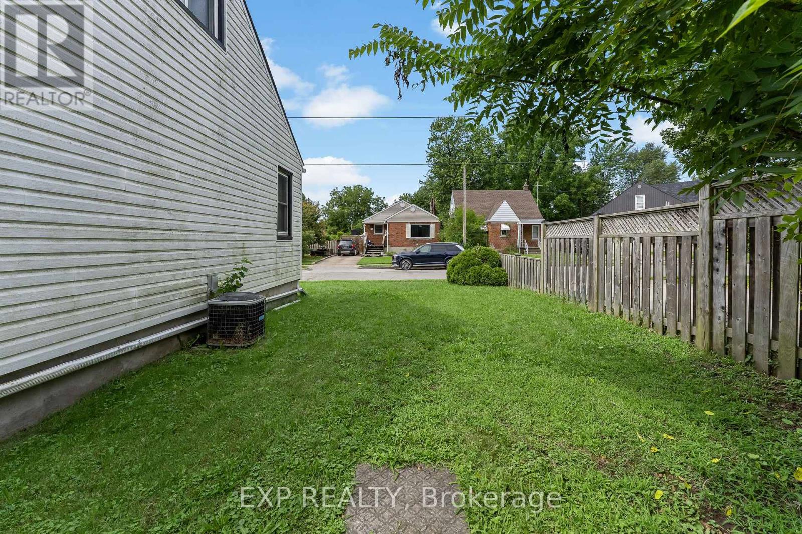 6304 Finlay Avenue, Niagara Falls, Ontario  L2G 4C5 - Photo 6 - X13708758