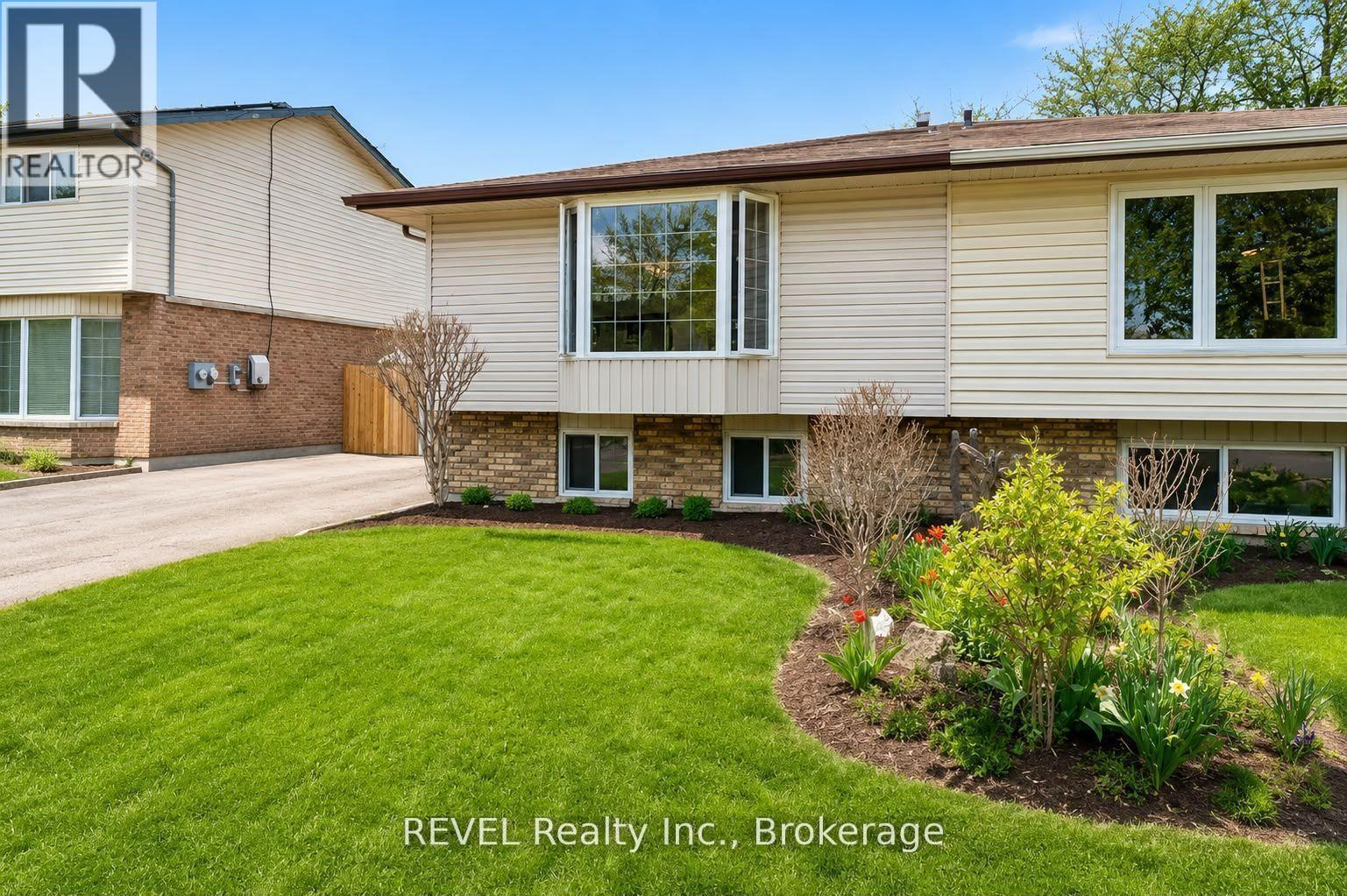 Upper - 52 Bula Drive, St. Catharines, Ontario  L2N 6R6 - Photo 1 - X13709020
