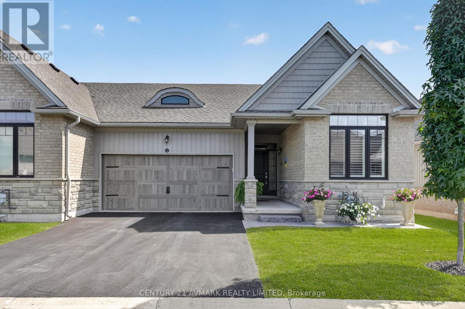 22 Borden Trail, Welland, Ontario  L3C 0H1 - Photo 1 - X13709284