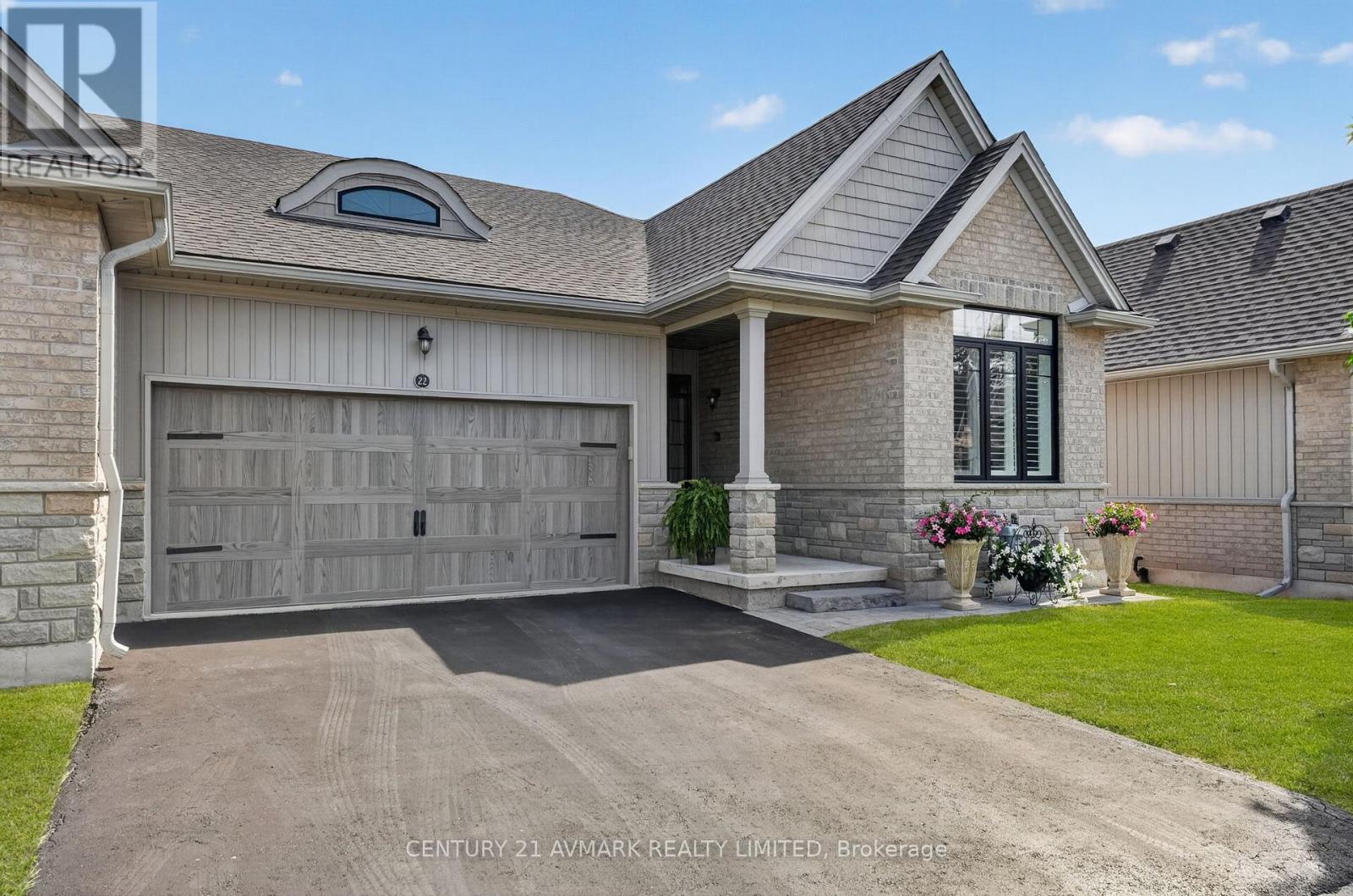 22 Borden Trail, Welland, Ontario  L3C 0H1 - Photo 2 - X13709284
