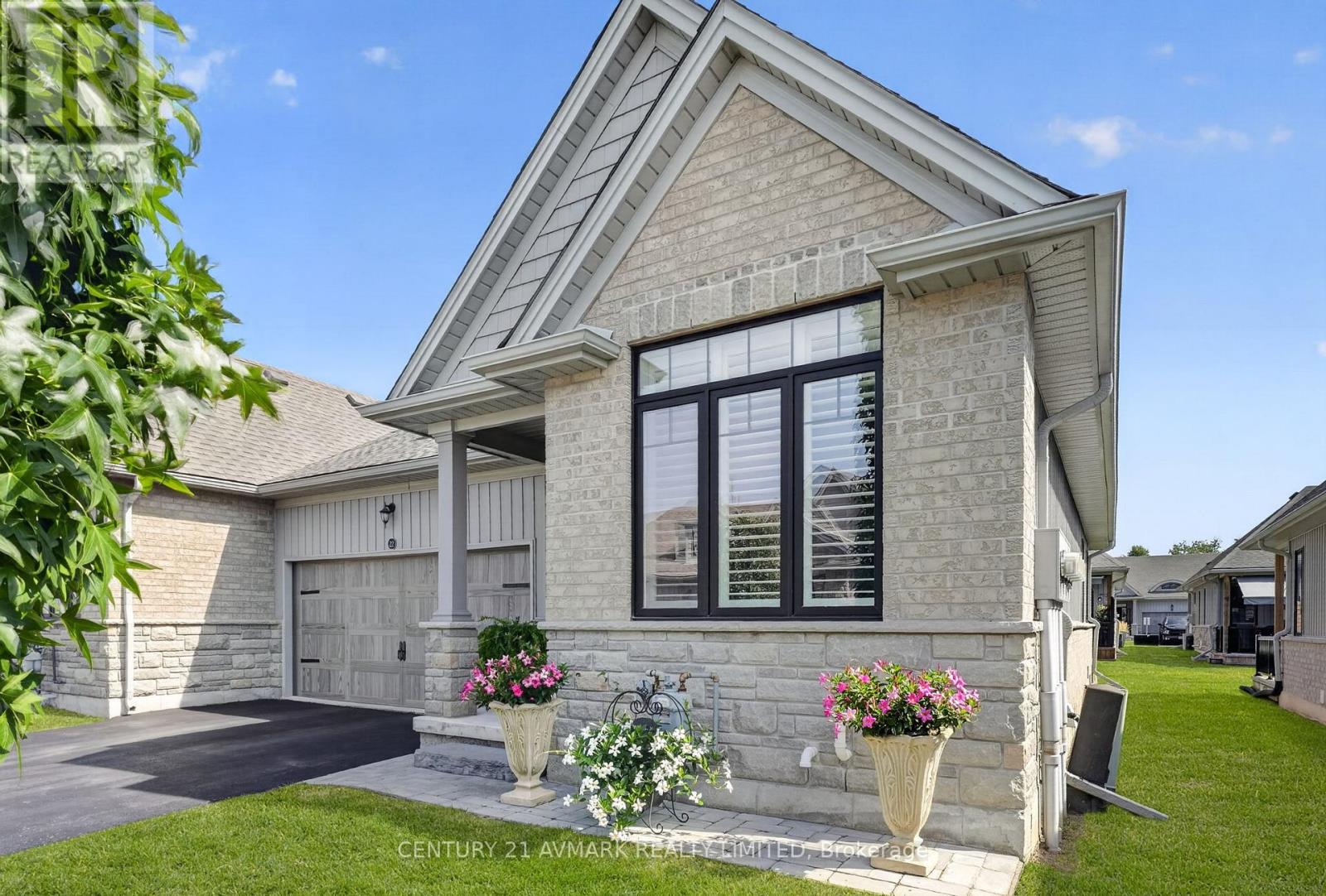 22 Borden Trail, Welland, Ontario  L3C 0H1 - Photo 3 - X13709284