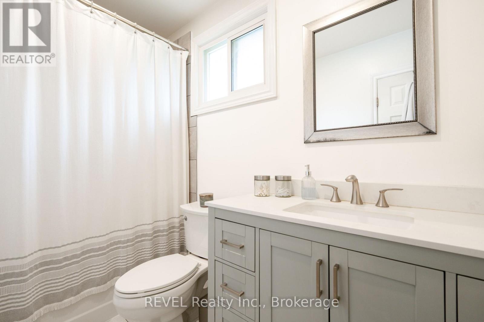 4480 Queensway Gardens, Niagara Falls, Ontario  L2E 6P7 - Photo 11 - X13709710