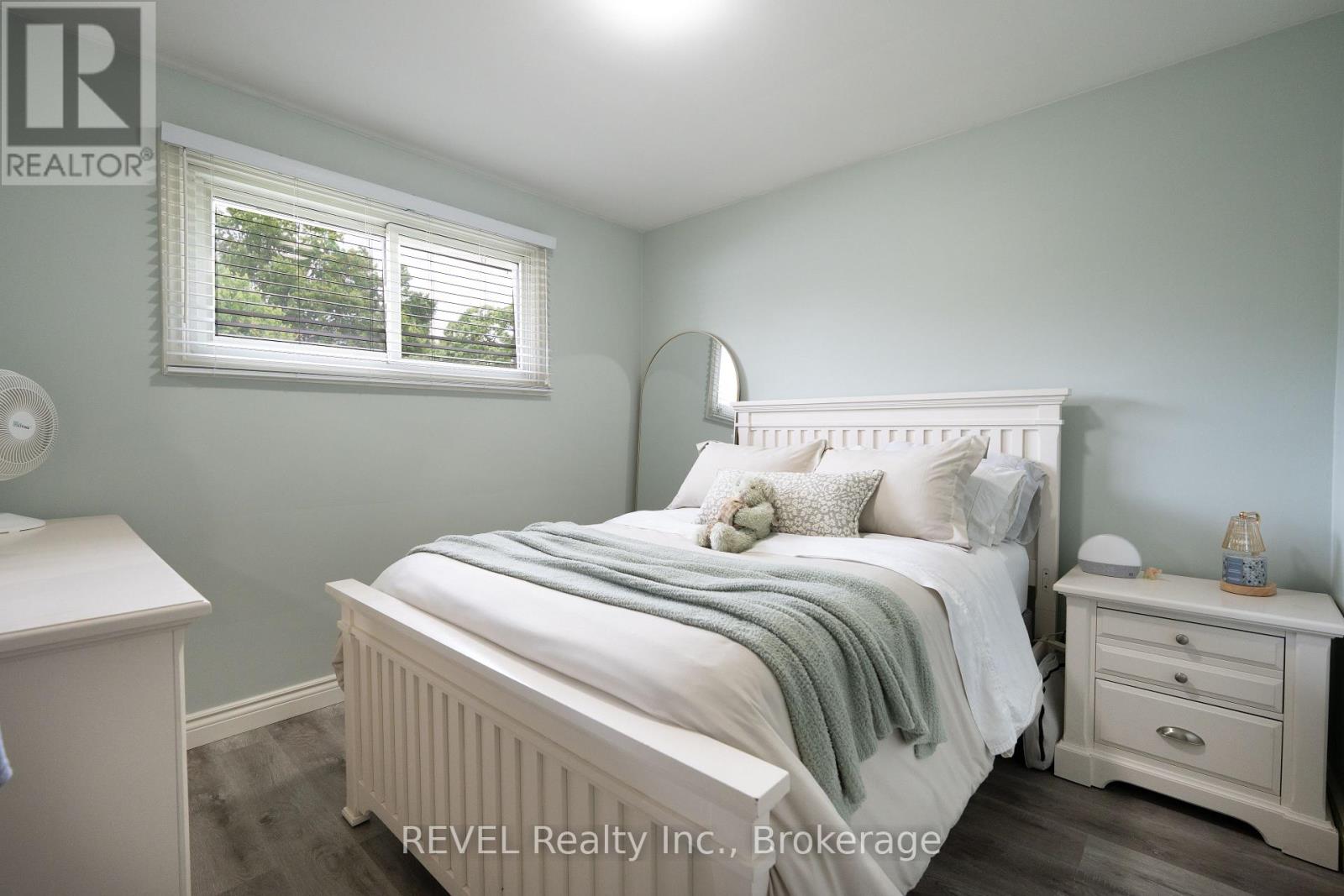 4480 Queensway Gardens, Niagara Falls, Ontario  L2E 6P7 - Photo 13 - X13709710