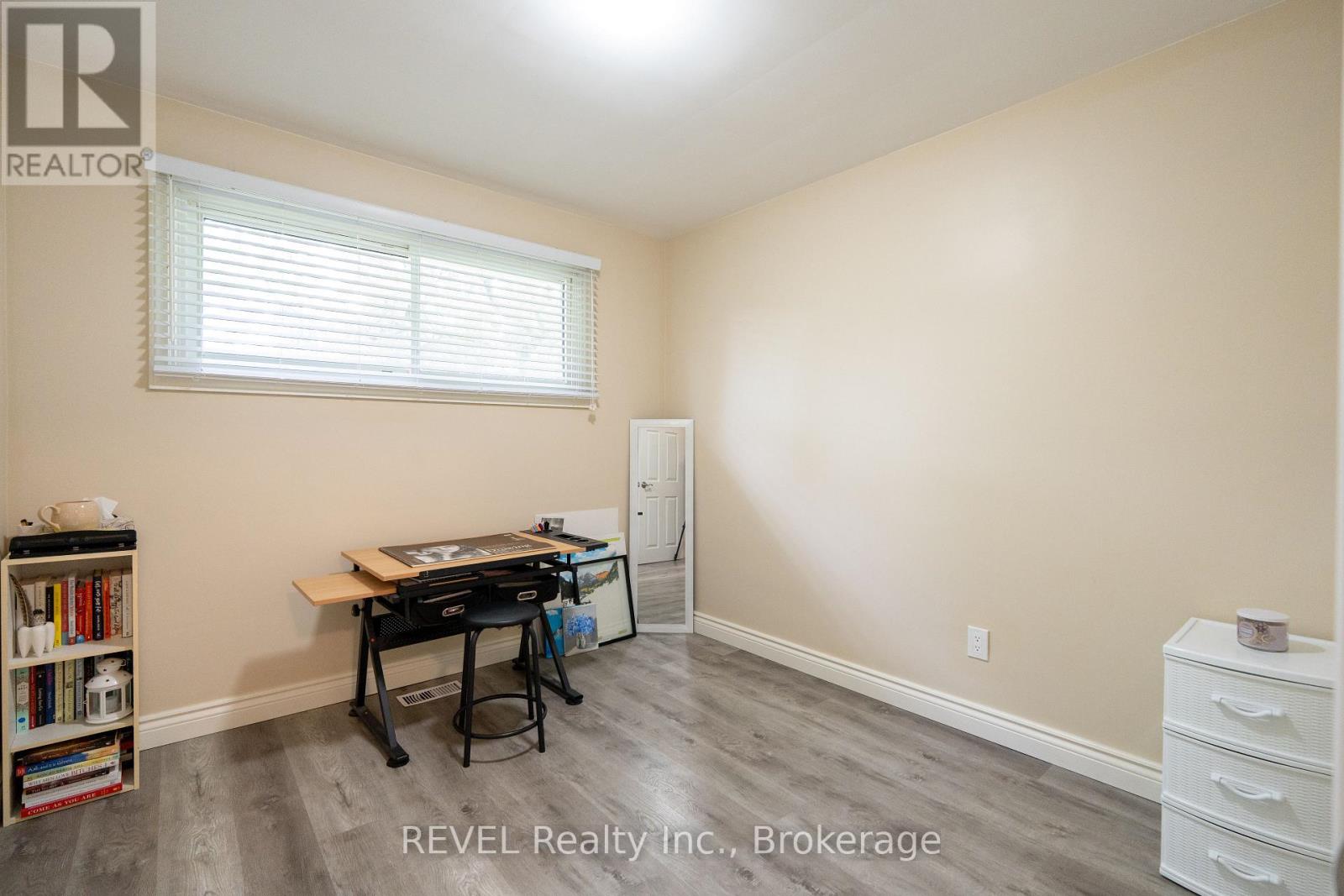4480 Queensway Gardens, Niagara Falls, Ontario  L2E 6P7 - Photo 16 - X13709710