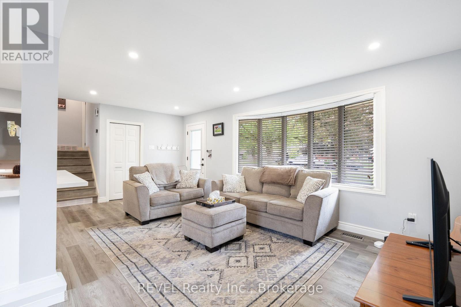 4480 Queensway Gardens, Niagara Falls, Ontario  L2E 6P7 - Photo 4 - X13709710