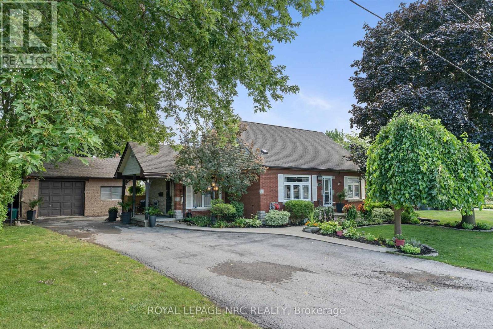 210 Ontario Street, Thorold, Ontario  L2V 1E4 - Photo 1 - X13710622