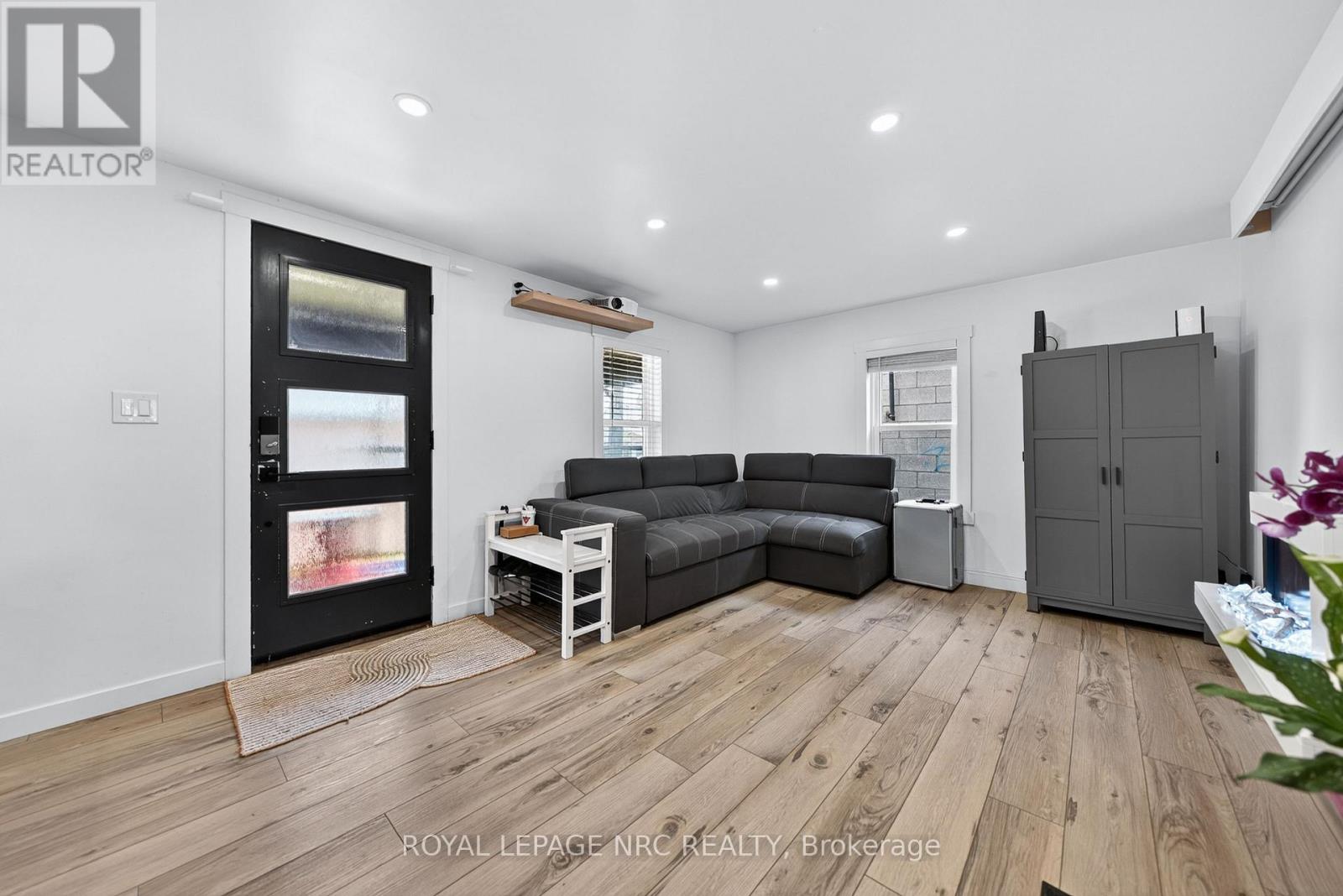 56 Decew Street, Port Colborne, Ontario  L3K 1C1 - Photo 4 - X13713270