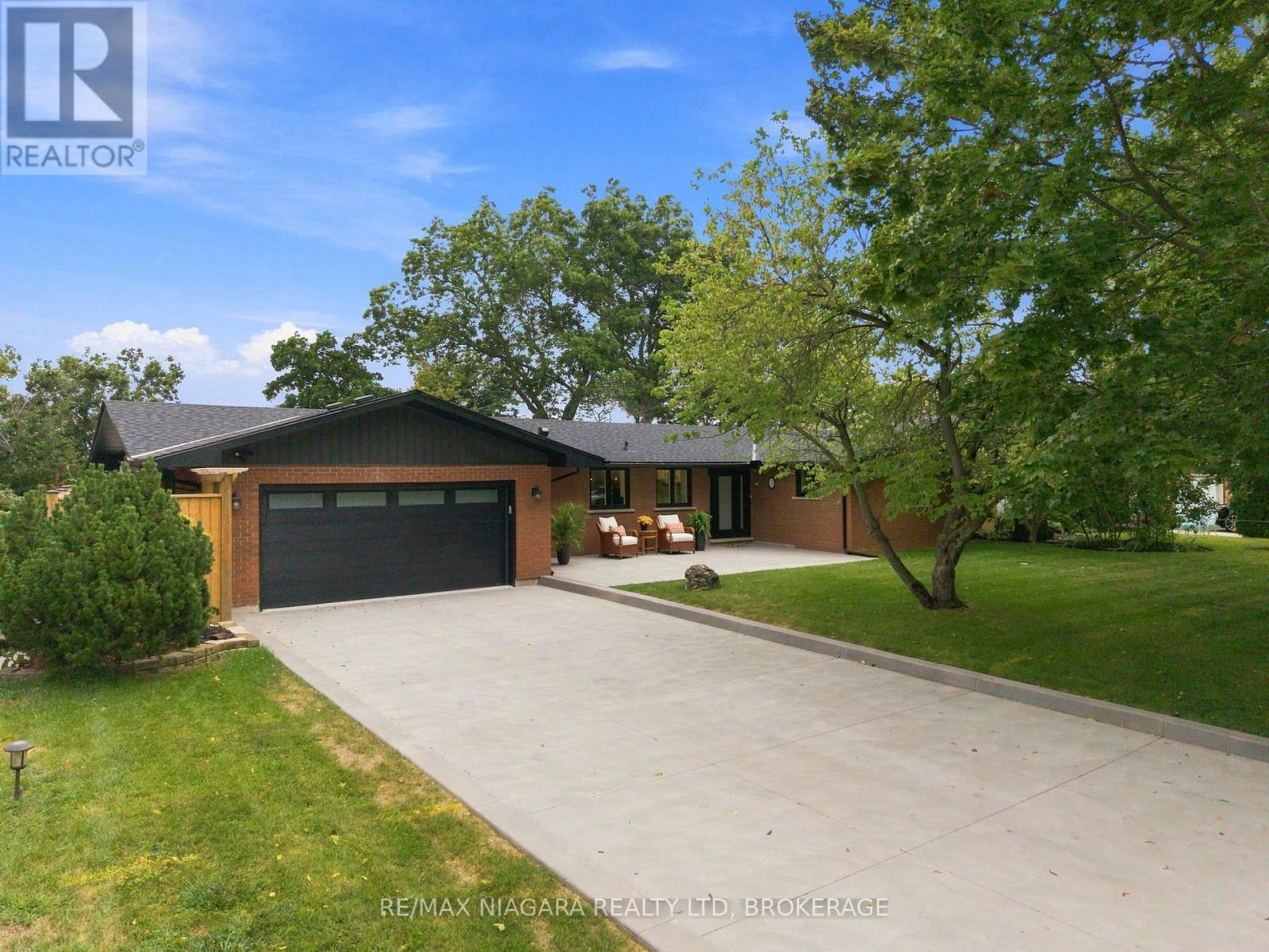 38 Royal Henley Boulevard, St. Catharines, Ontario  L2N 4S1 - Photo 1 - X13713762