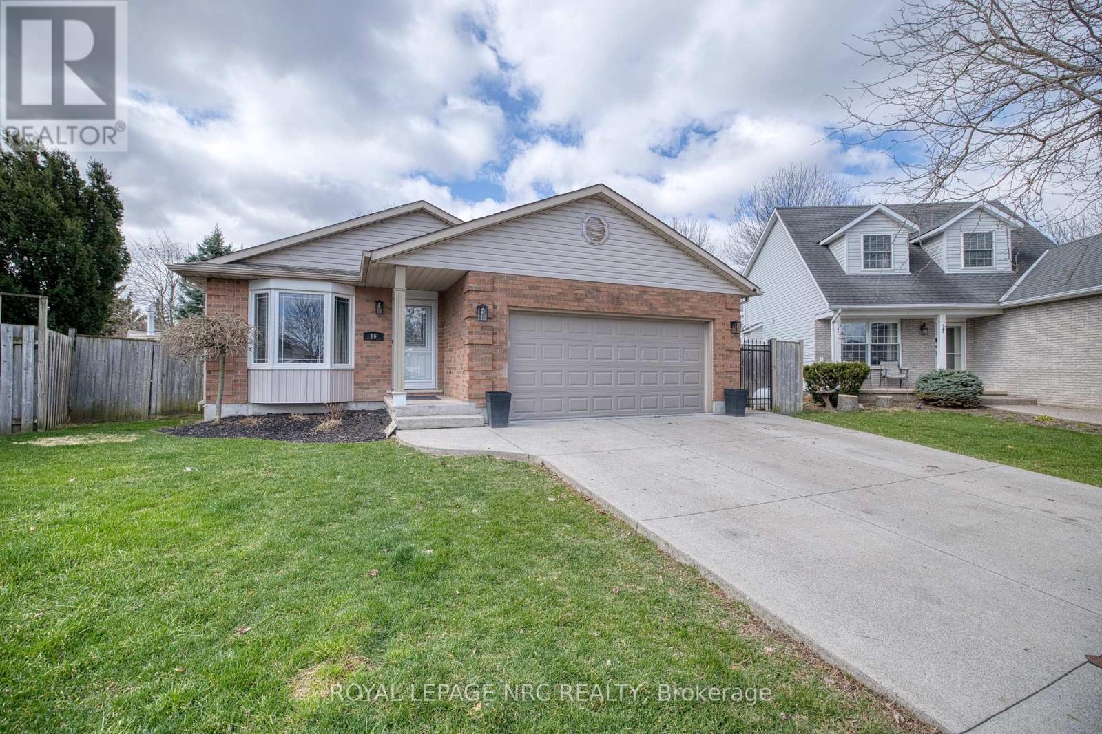 16 Leonard Drive, St. Catharines, Ontario  L2S 3V2 - Photo 1 - X13714040