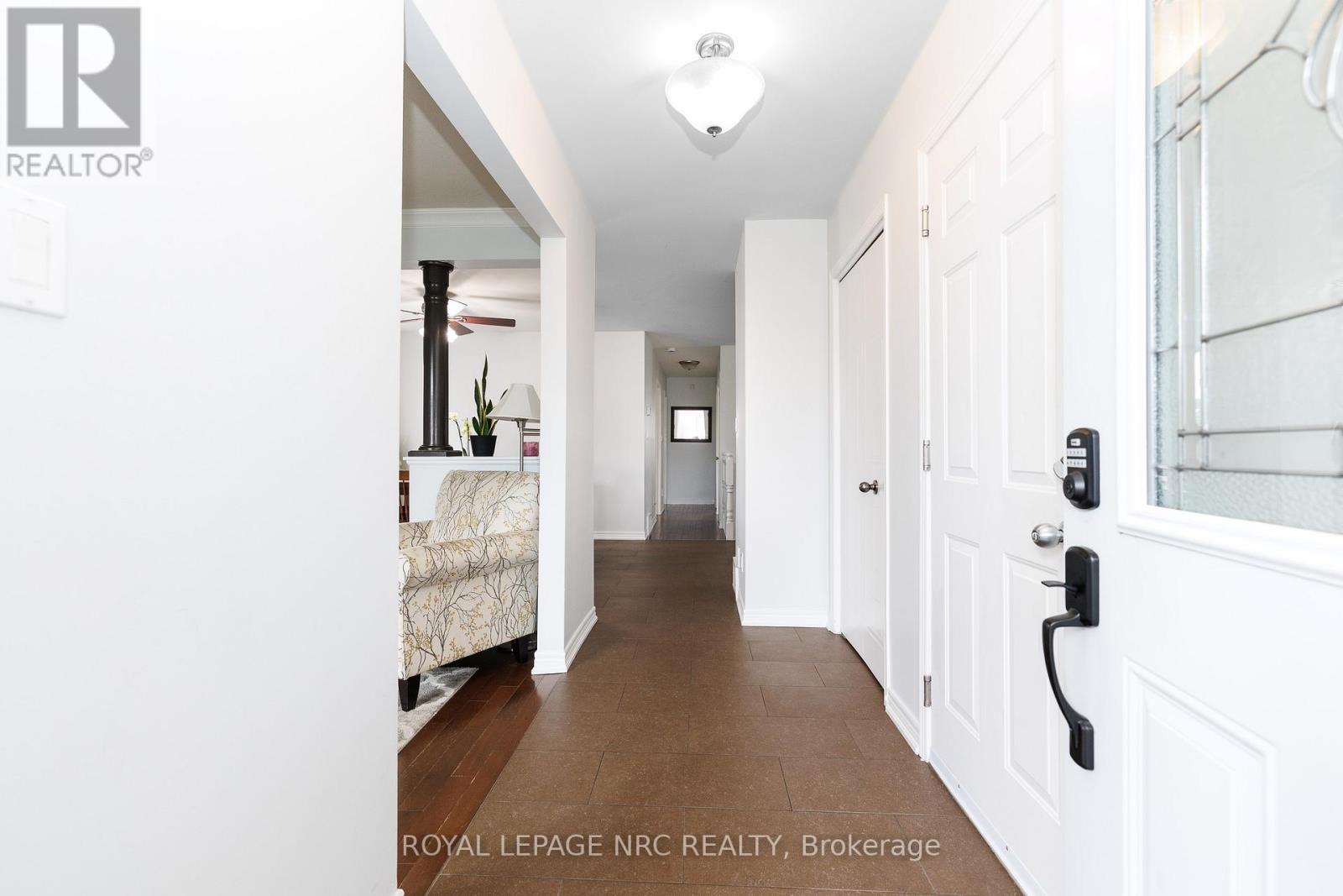 16 Leonard Drive, St. Catharines, Ontario  L2S 3V2 - Photo 3 - X13714040