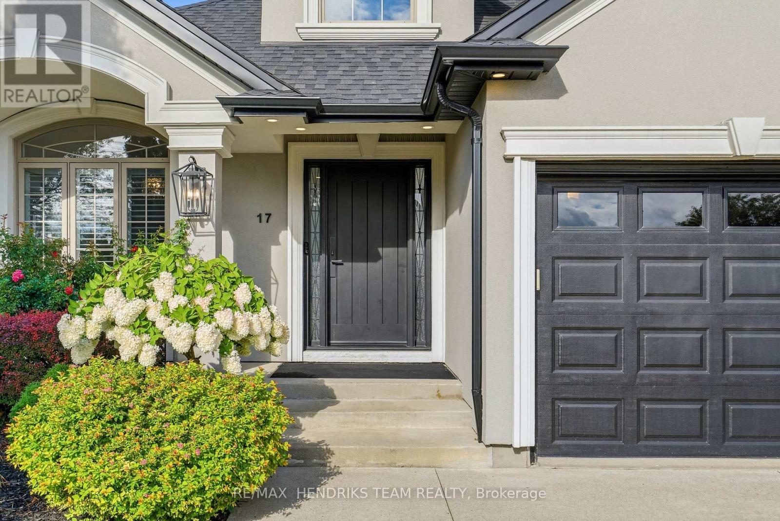 17 First Street Louth, St. Catharines, Ontario  L2W 1C7 - Photo 2 - X13714112