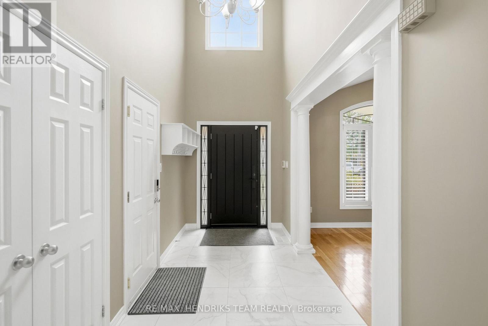 17 First Street Louth, St. Catharines, Ontario  L2W 1C7 - Photo 3 - X13714112