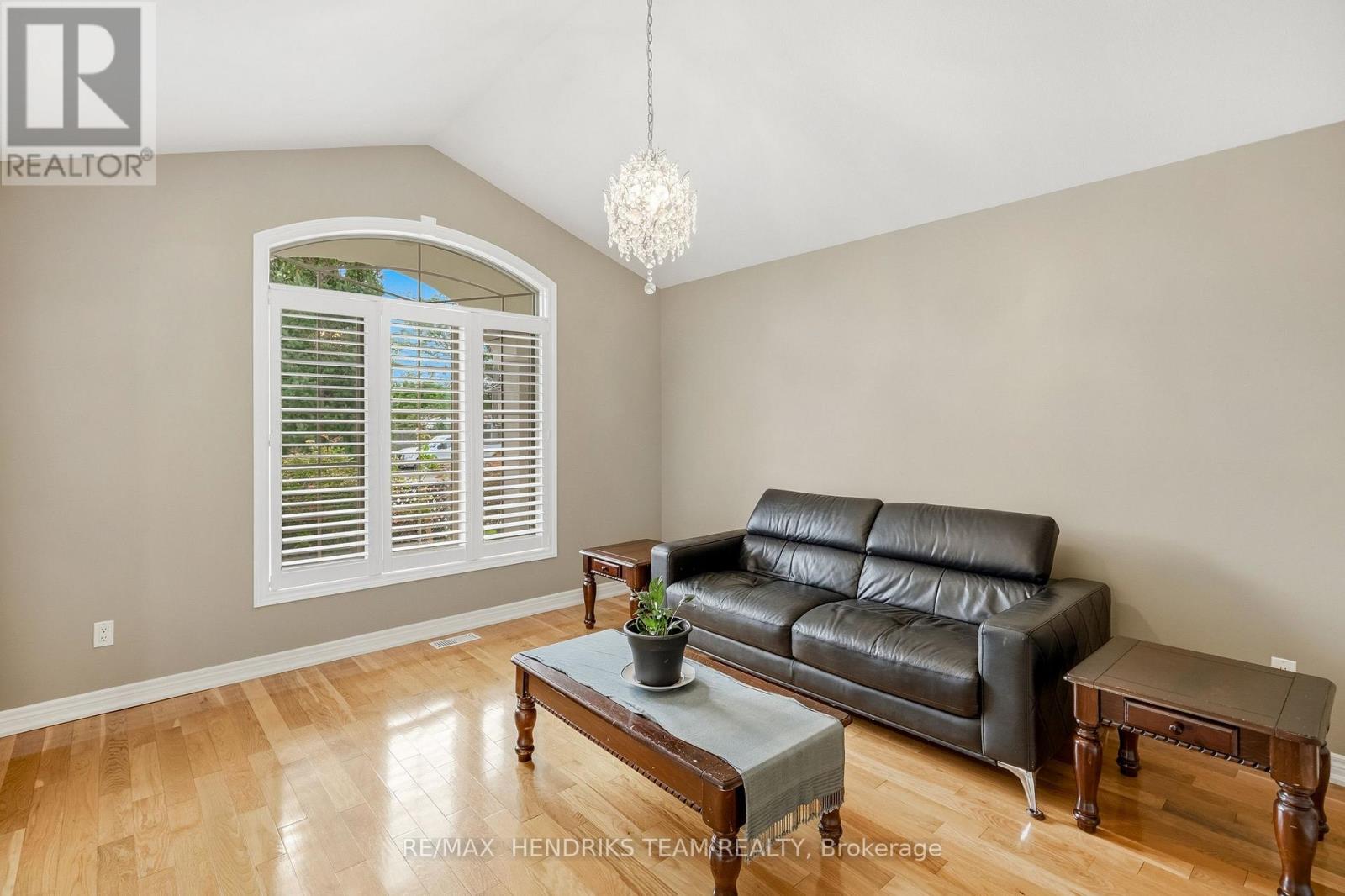 17 First Street Louth, St. Catharines, Ontario  L2W 1C7 - Photo 5 - X13714112