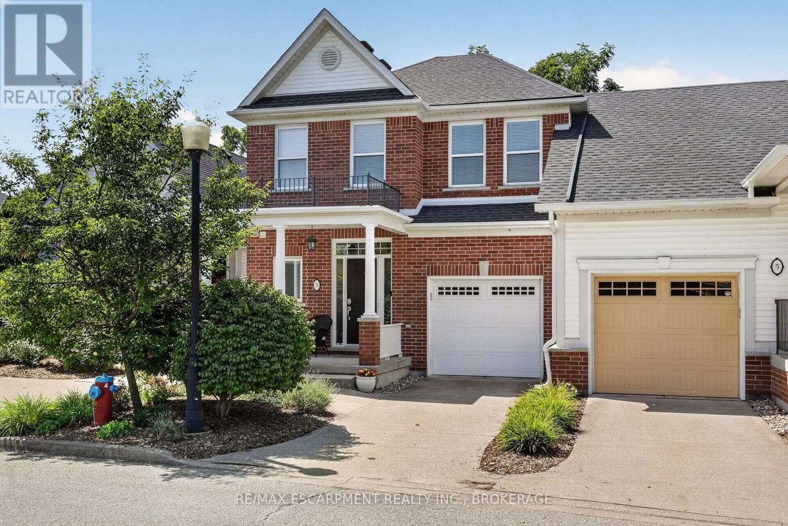 3 Black Walnut Common, St. Catharines, Ontario  L2S 4C8 - Photo 1 - X13714374