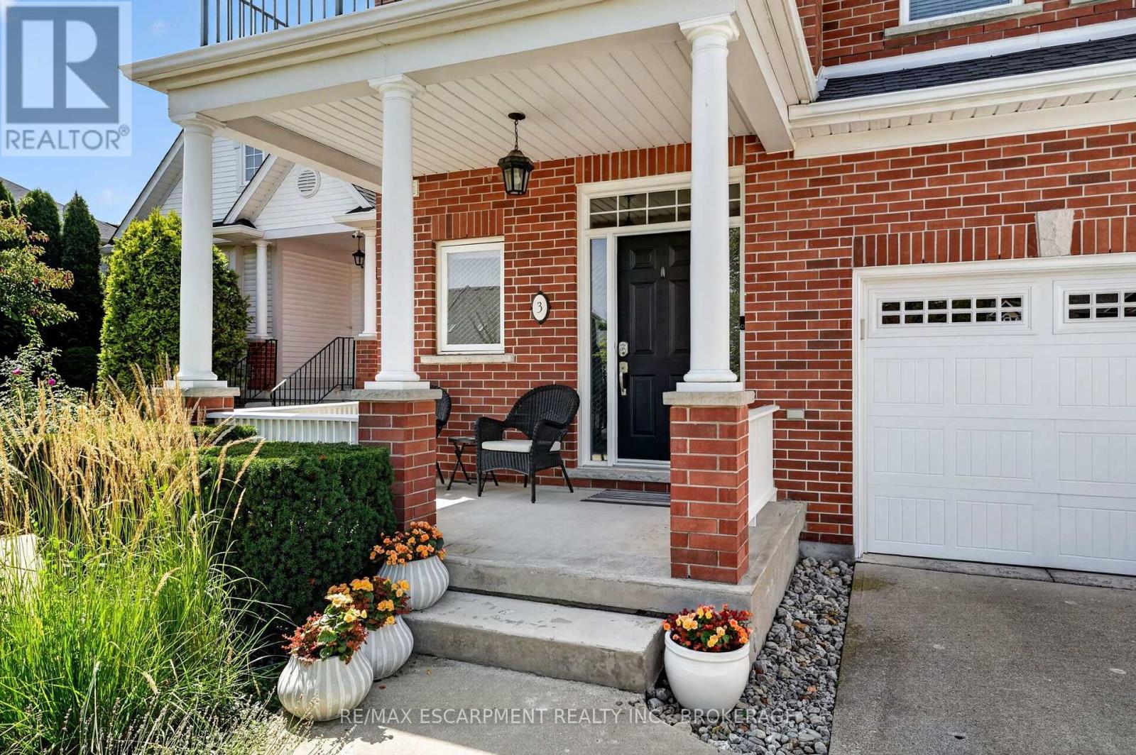3 Black Walnut Common, St. Catharines, Ontario  L2S 4C8 - Photo 2 - X13714374