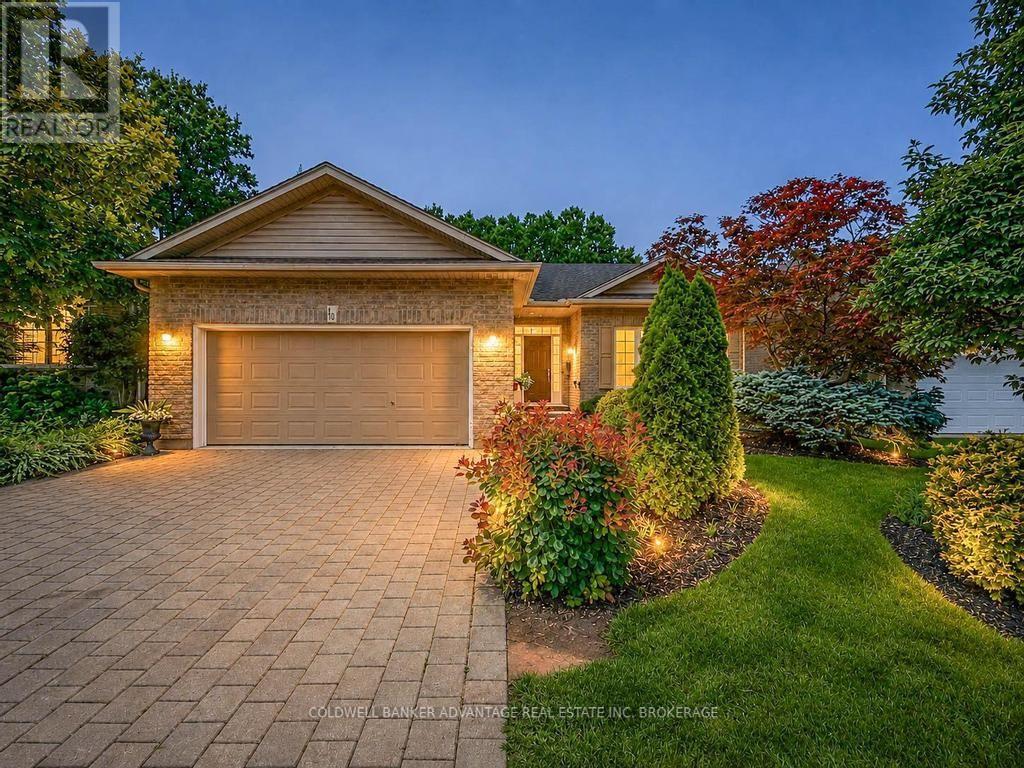 10 Stonegate Place, Pelham, Ontario  L0S 1E3 - Photo 1 - X13714648