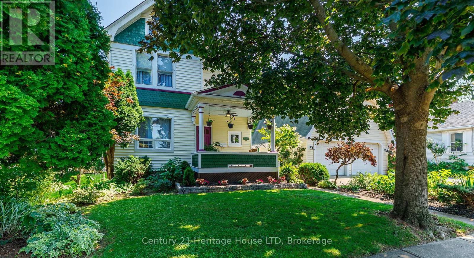 34 Henry Street, St. Catharines, Ontario  L2R 5T6 - Photo 1 - X13715344