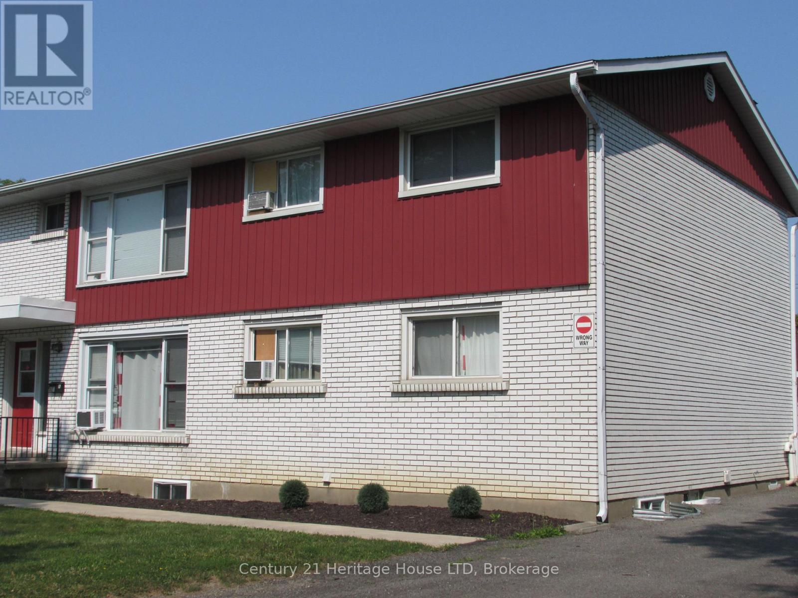 4 - 377 Glenridge Avenue, St. Catharines, Ontario  L2T 3K8 - Photo 1 - X13716504