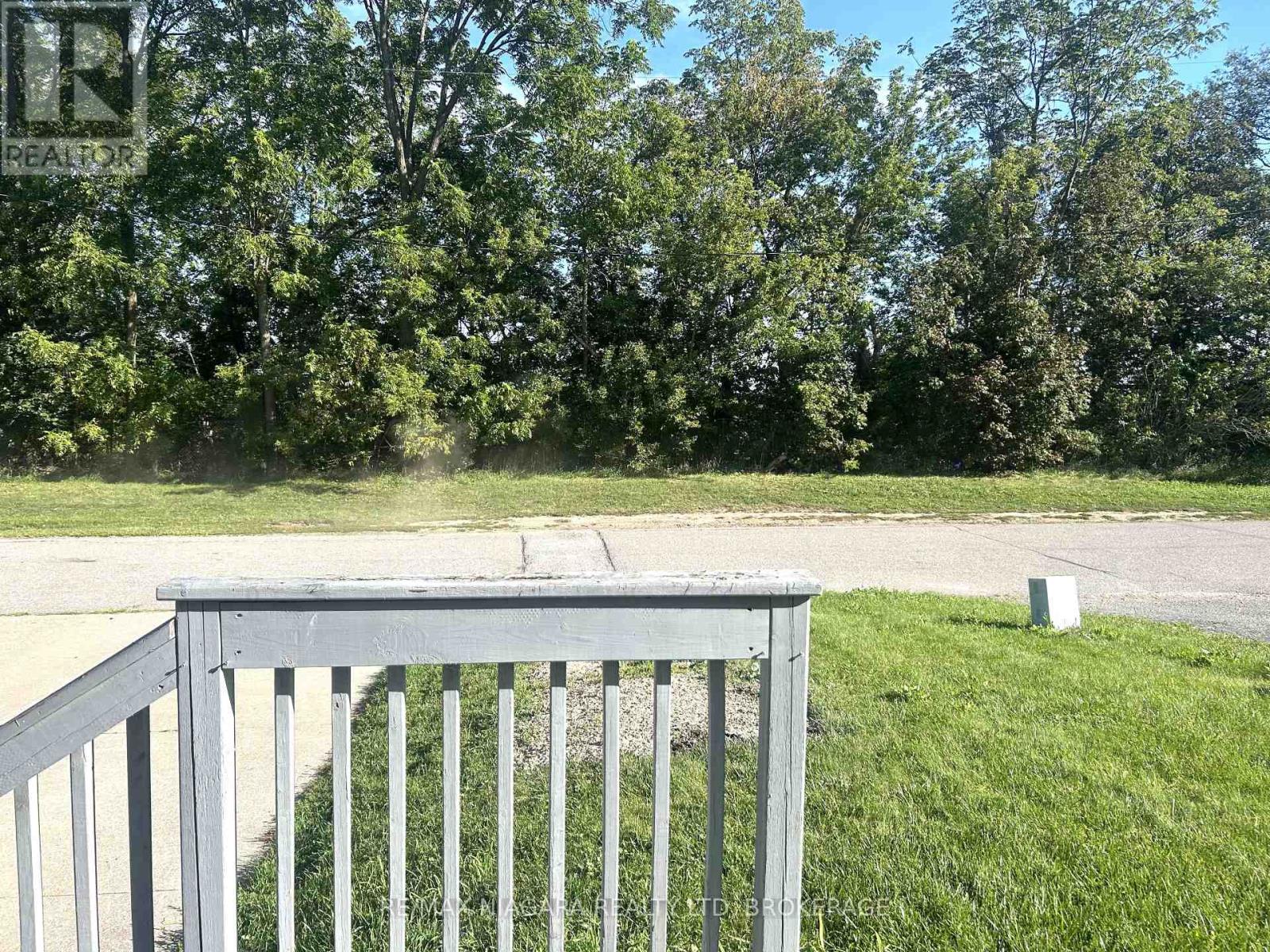 Unit # Main Floor - 11 Ursula Avenue, St. Catharines, Ontario  L2T 1S9 - Photo 3 - X13716870