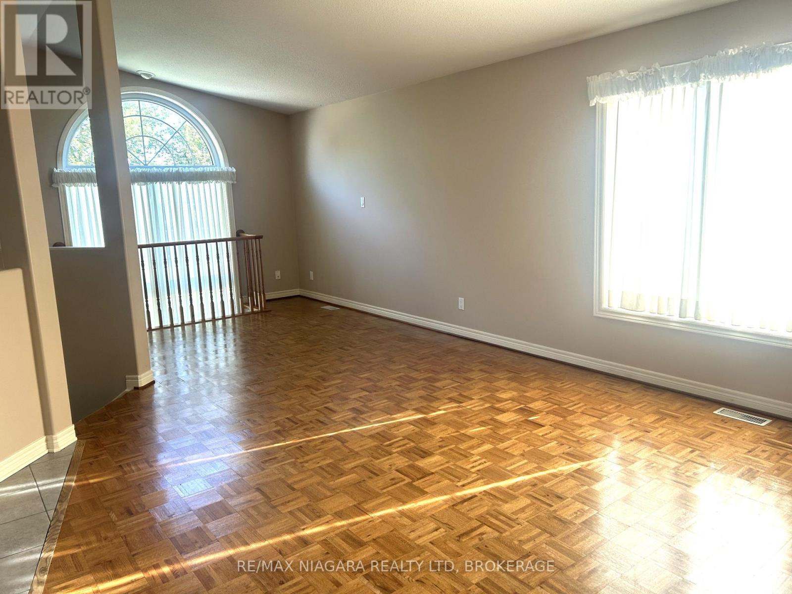 Unit # Main Floor - 11 Ursula Avenue, St. Catharines, Ontario  L2T 1S9 - Photo 6 - X13716870