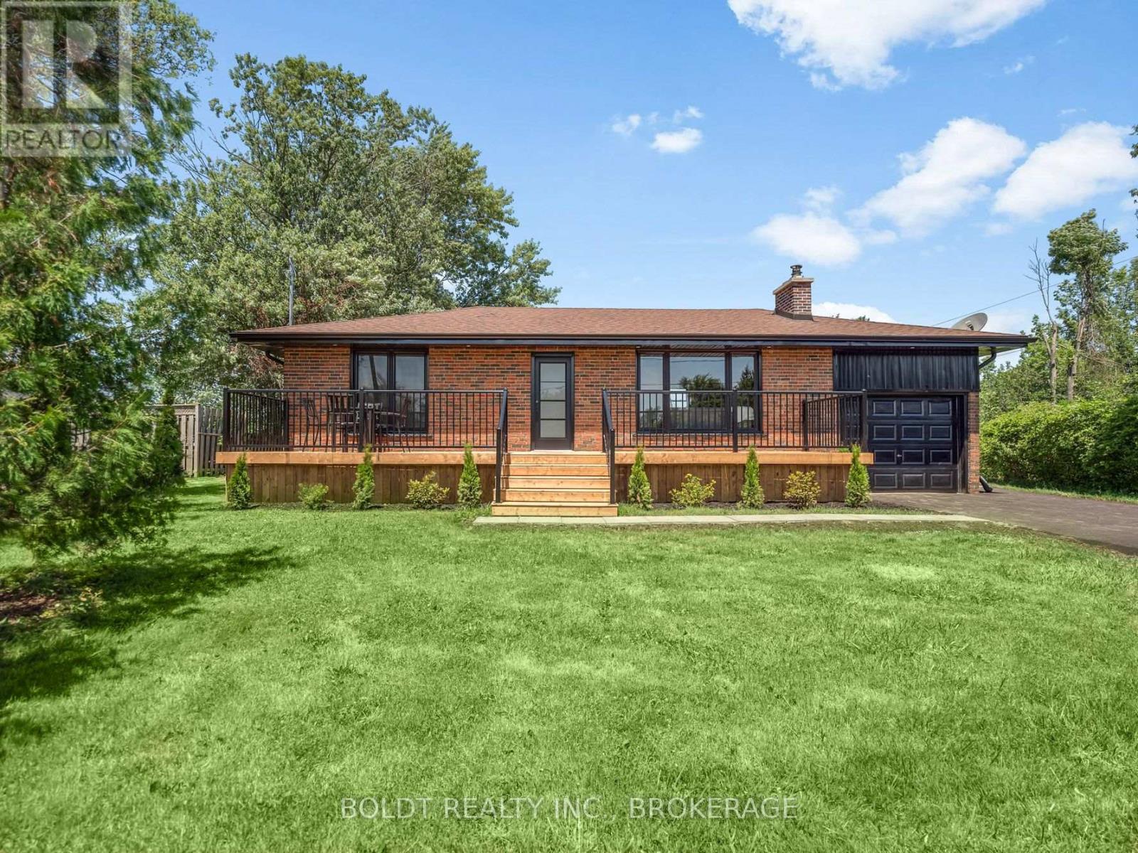 6221 Lyons Creek Road, Niagara Falls, Ontario  L2G 0L9 - Photo 1 - X13718512