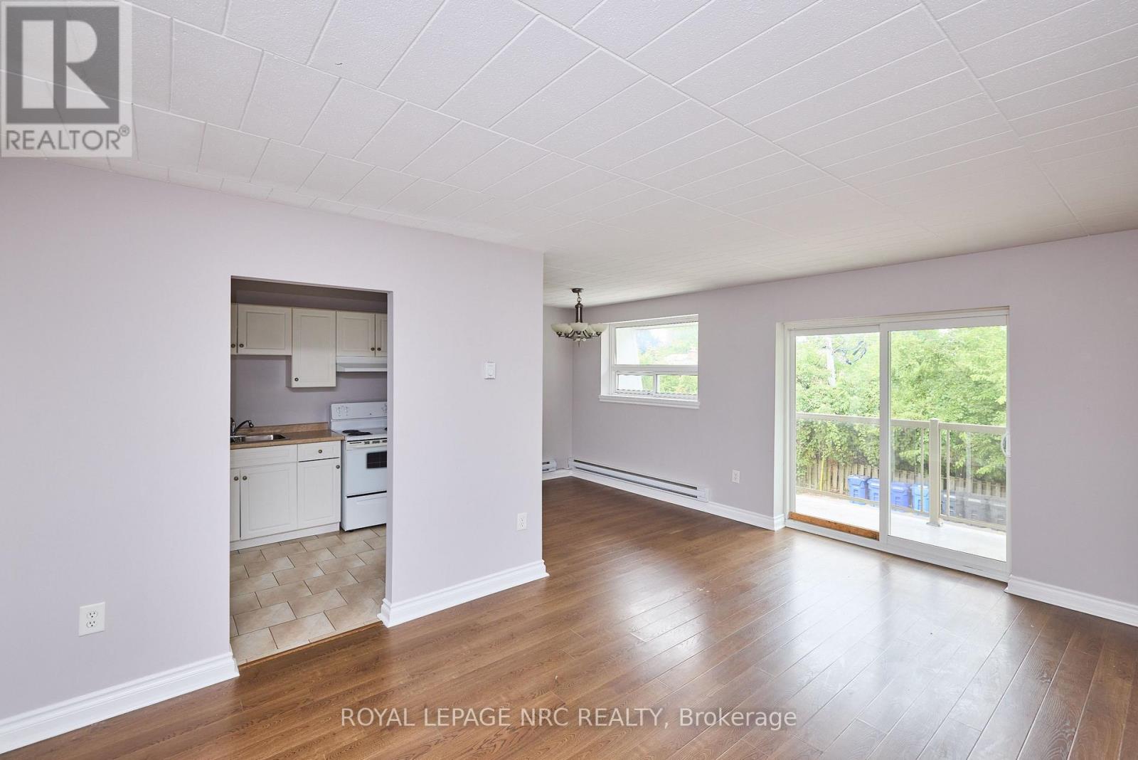 11 - 98 Woodlawn Road, Welland, Ontario  L3C 3J5 - Photo 6 - X13718576
