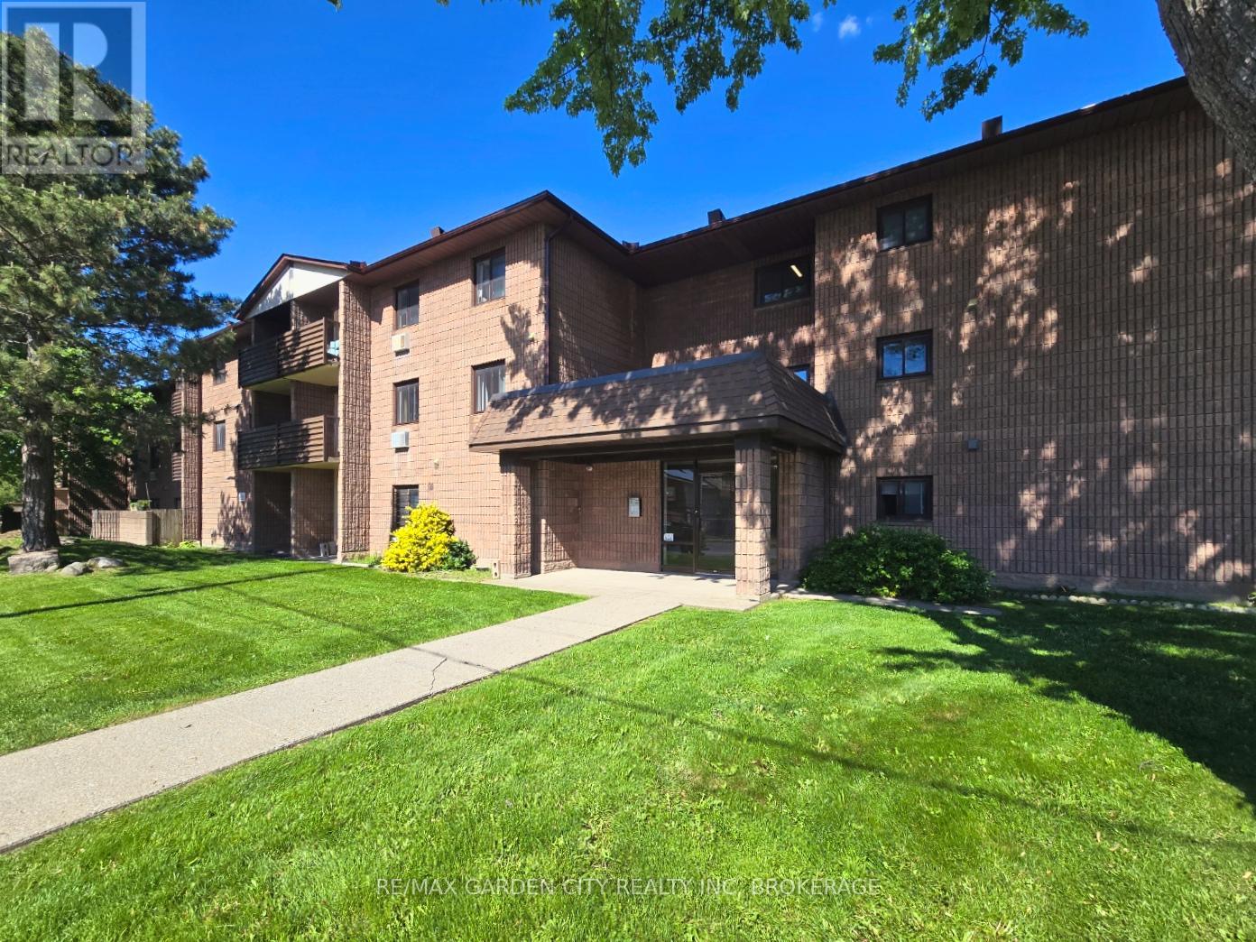 211 - 72 Main Street E, Port Colborne, Ontario  L3K 5Z8 - Photo 1 - X13718798