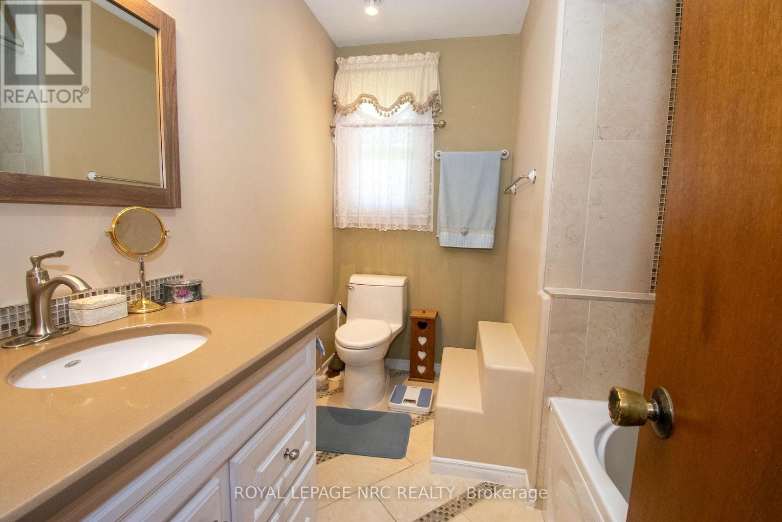 34 Woodington Place, Welland, Ontario  L3C 2J2 - Photo 29 - X13720484