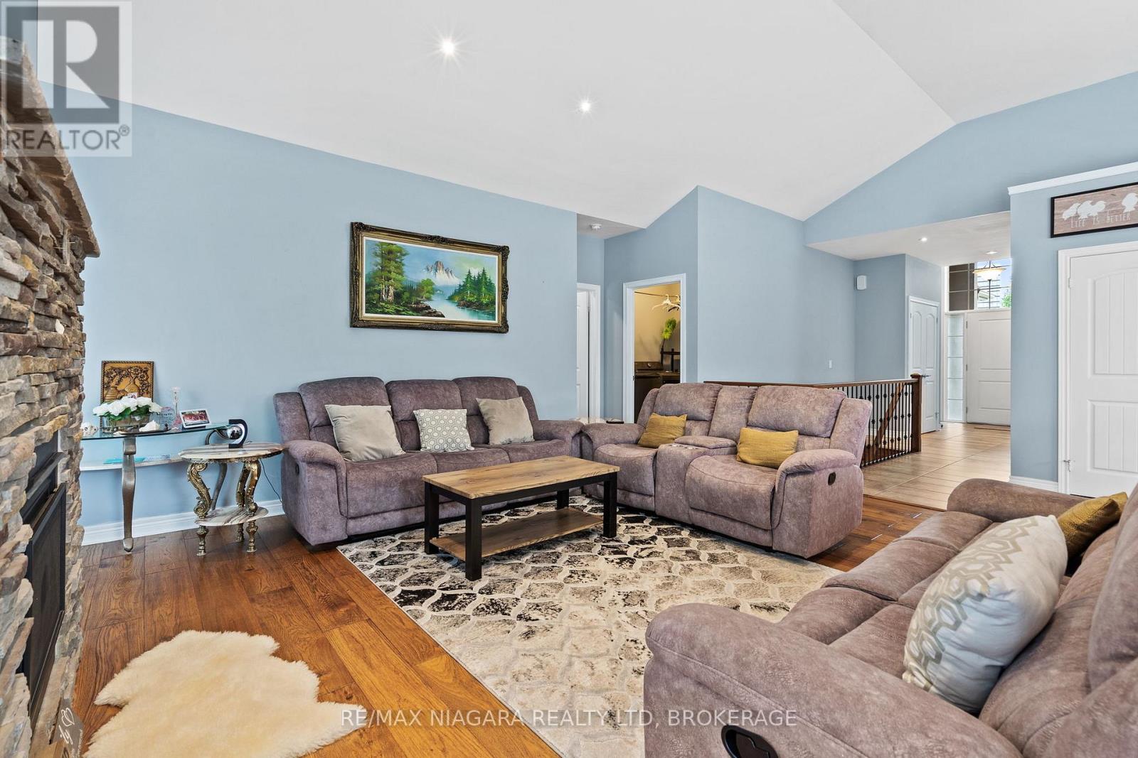 255 Lakeshore Road, St. Catharines, Ontario  L2M 1R9 - Photo 11 - X13721242