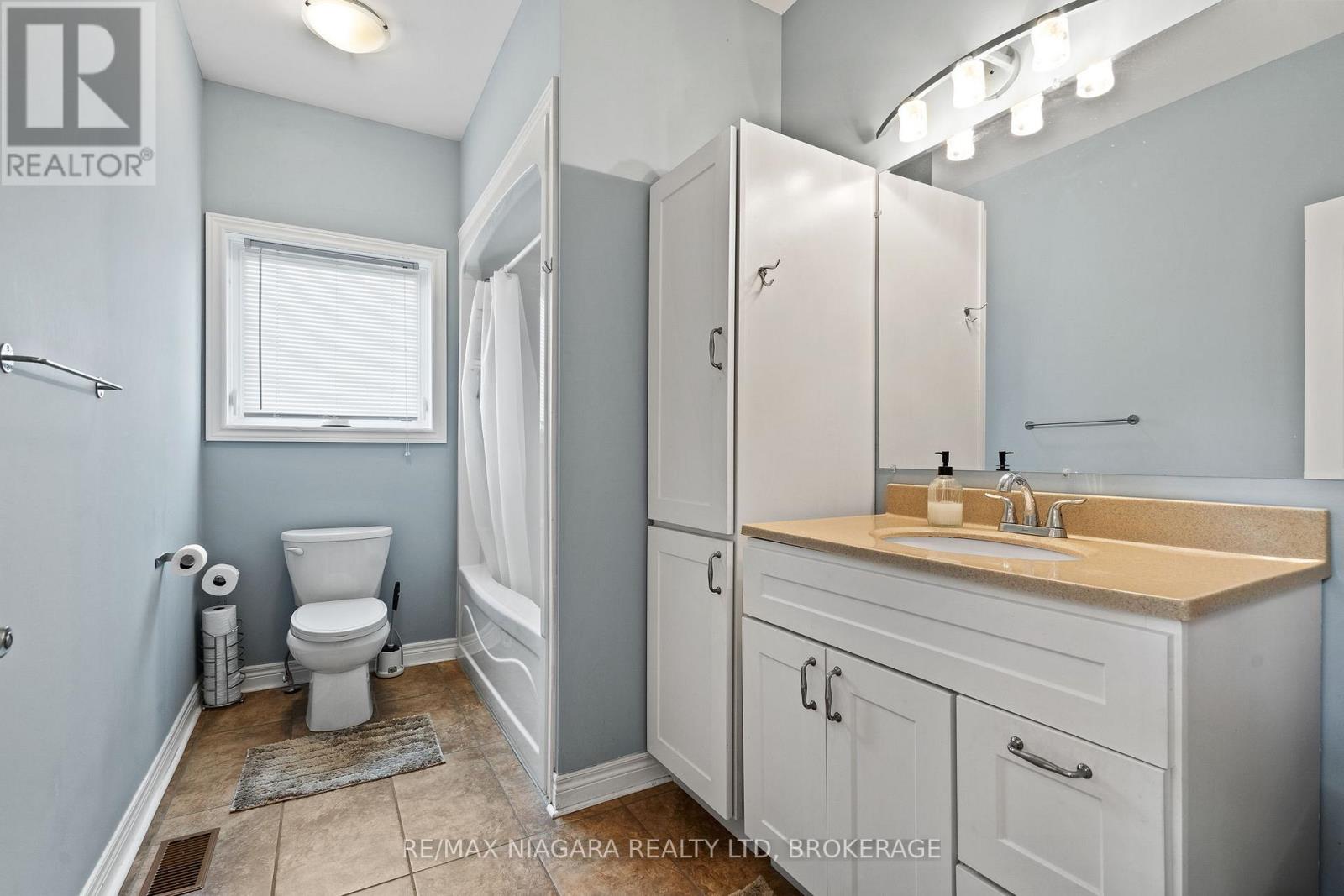 255 Lakeshore Road, St. Catharines, Ontario  L2M 1R9 - Photo 18 - X13721242