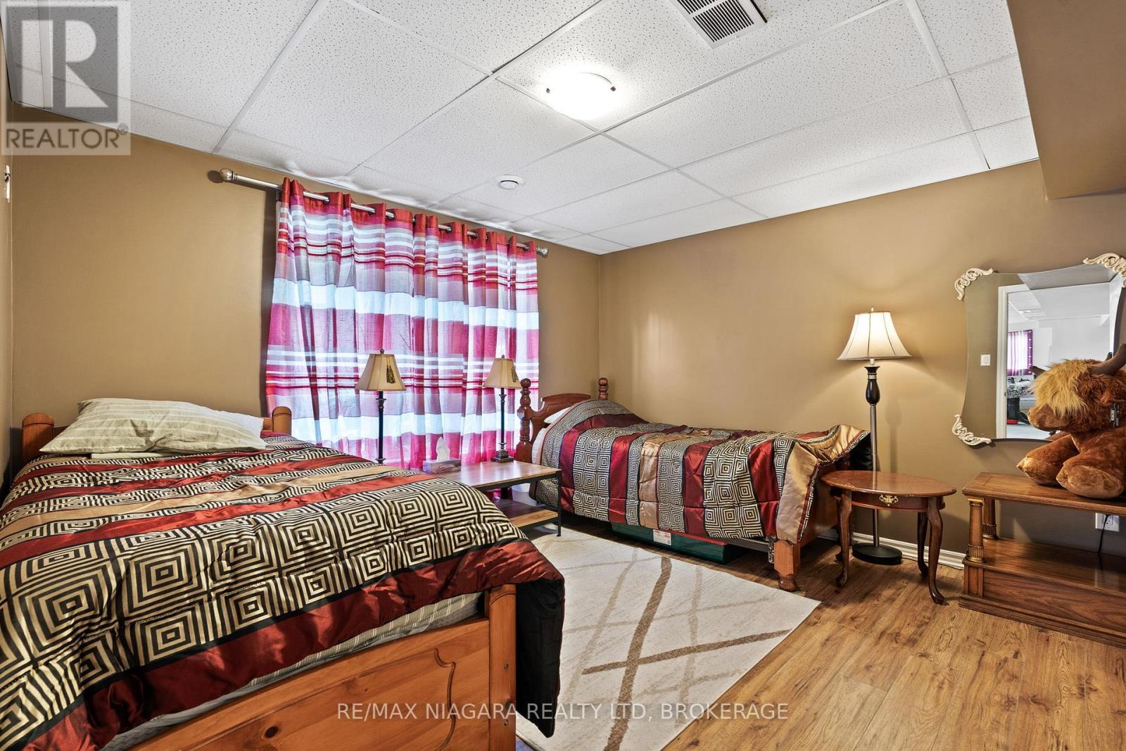 255 Lakeshore Road, St. Catharines, Ontario  L2M 1R9 - Photo 20 - X13721242