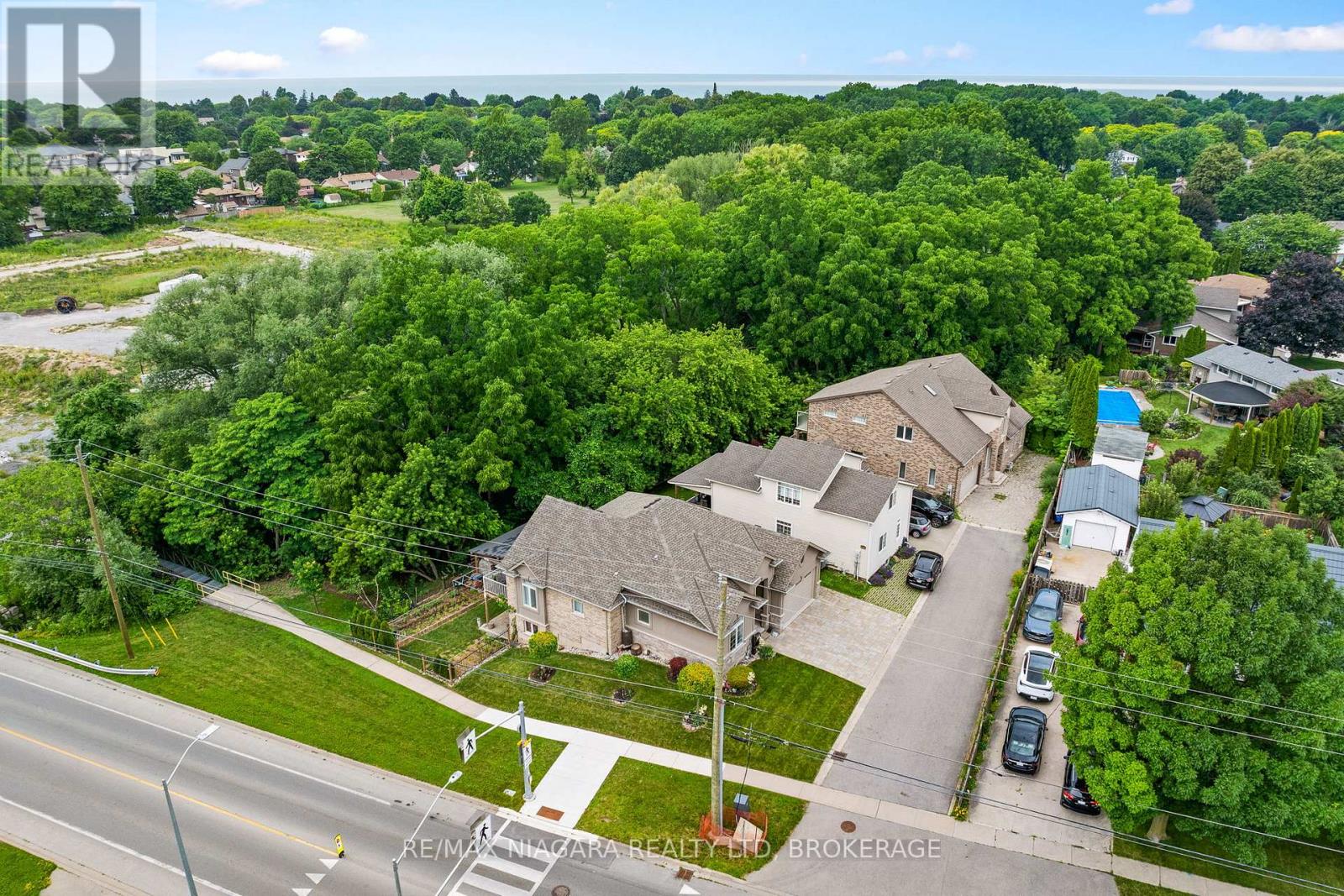255 Lakeshore Road, St. Catharines, Ontario  L2M 1R9 - Photo 38 - X13721242