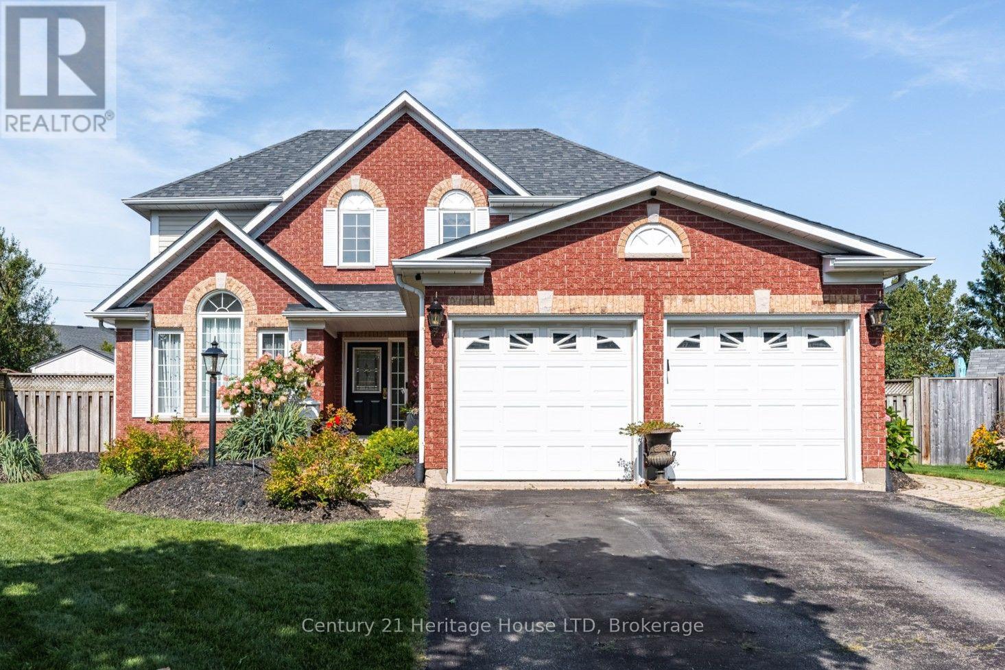 52 Farris Avenue, St. Catharines, Ontario  L2S 3W6 - Photo 1 - X13722060