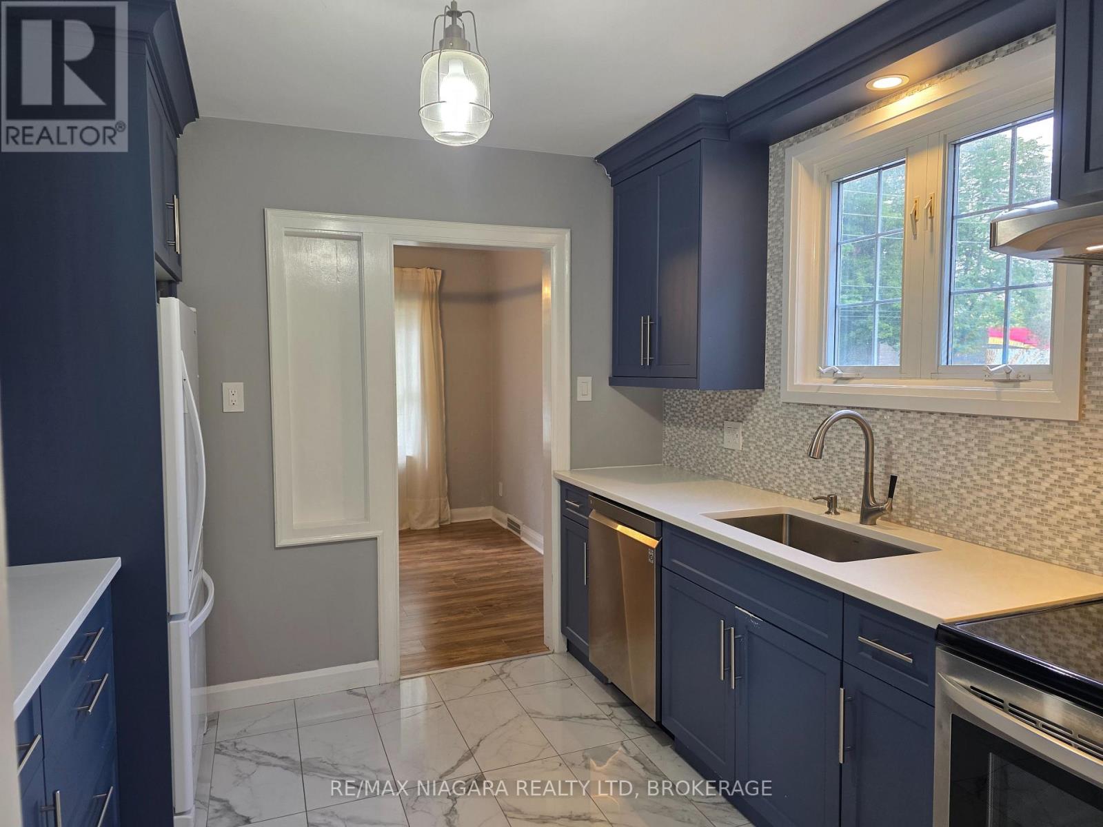 5944 Dorchester Road, Niagara Falls, Ontario  L2G 5S9 - Photo 14 - X13724626