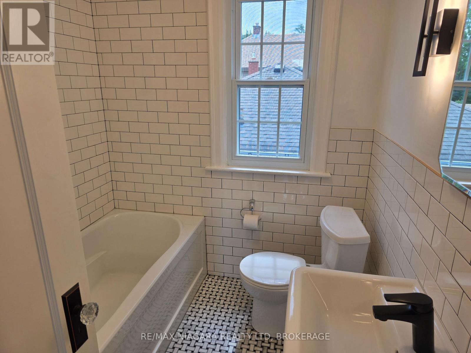 5944 Dorchester Road, Niagara Falls, Ontario  L2G 5S9 - Photo 31 - X13724626