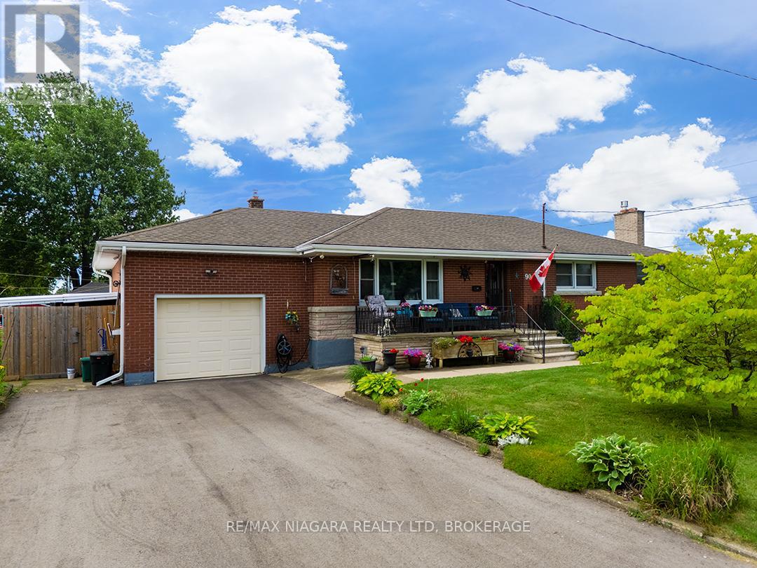 90 John Street, Port Colborne, Ontario  L3K 1R2 - Photo 1 - X13725484