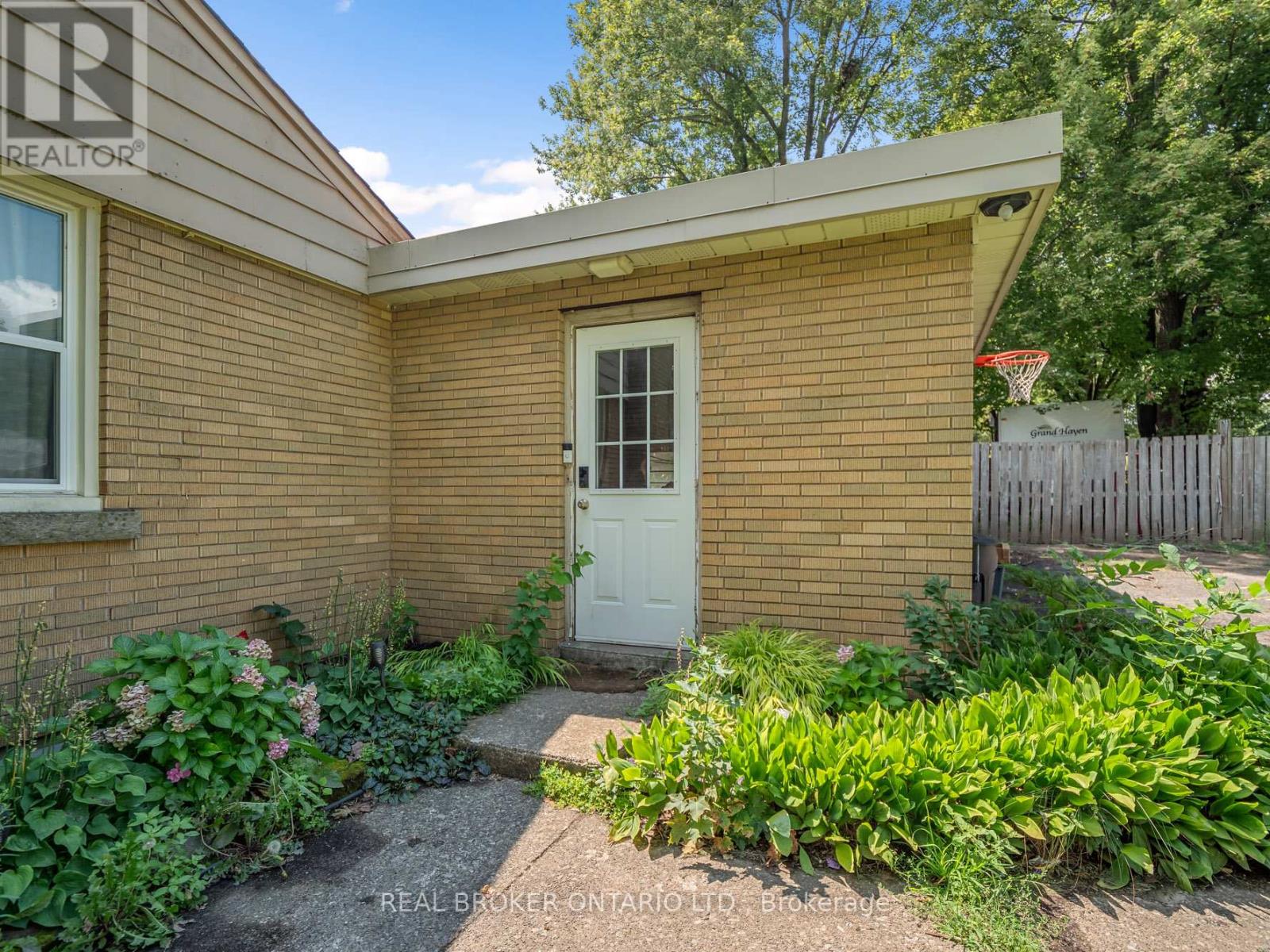 20 Alan Crescent, Pelham, Ontario  L0S 1E0 - Photo 4 - X13727394
