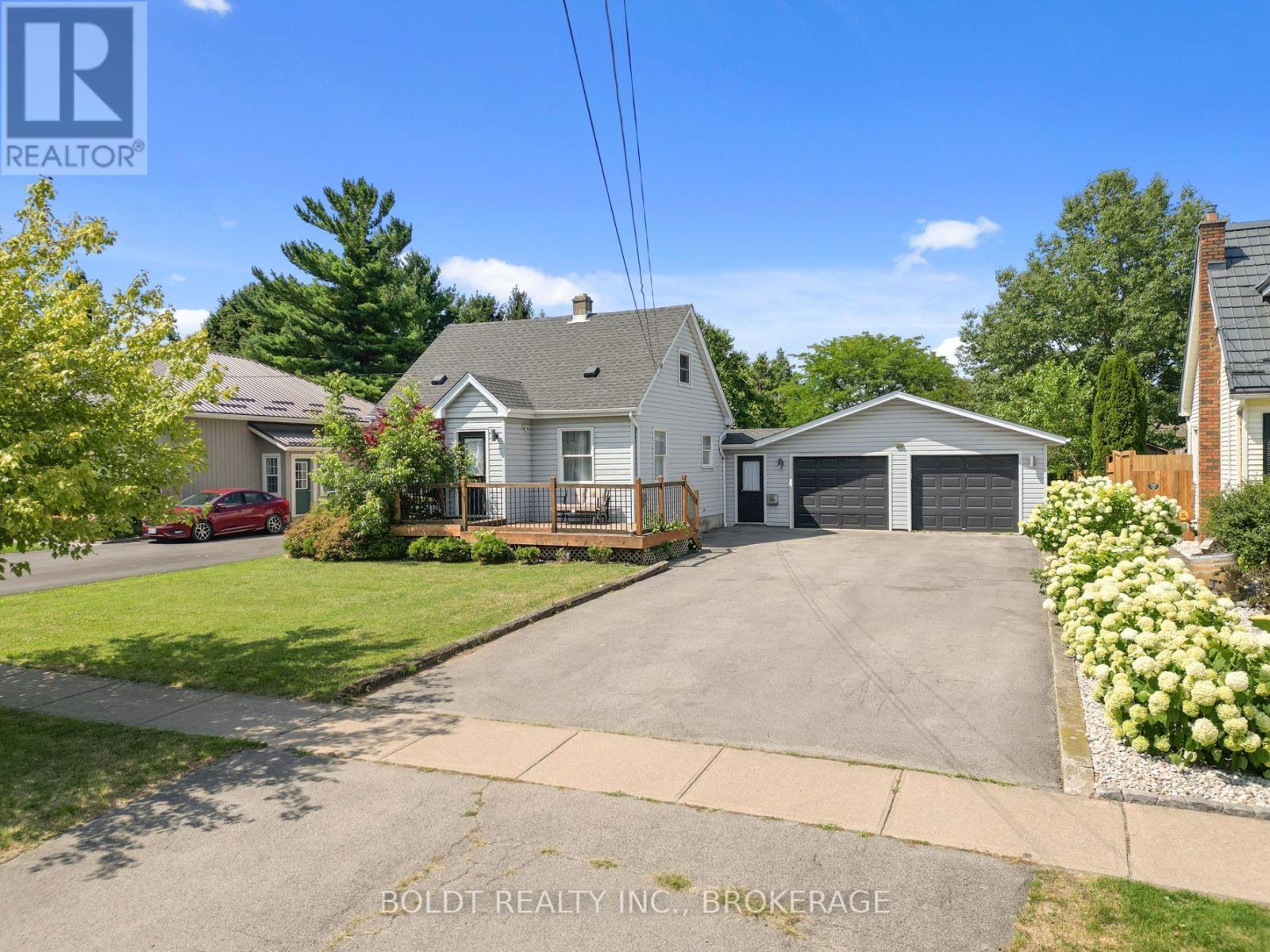 642 Penner Road, Niagara-On-The-Lake, Ontario  L0S 1J0 - Photo 2 - X13727642