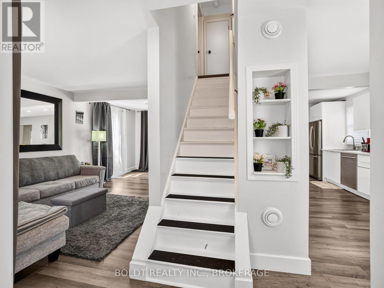 642 Penner Road, Niagara-On-The-Lake, Ontario  L0S 1J0 - Photo 4 - X13727642