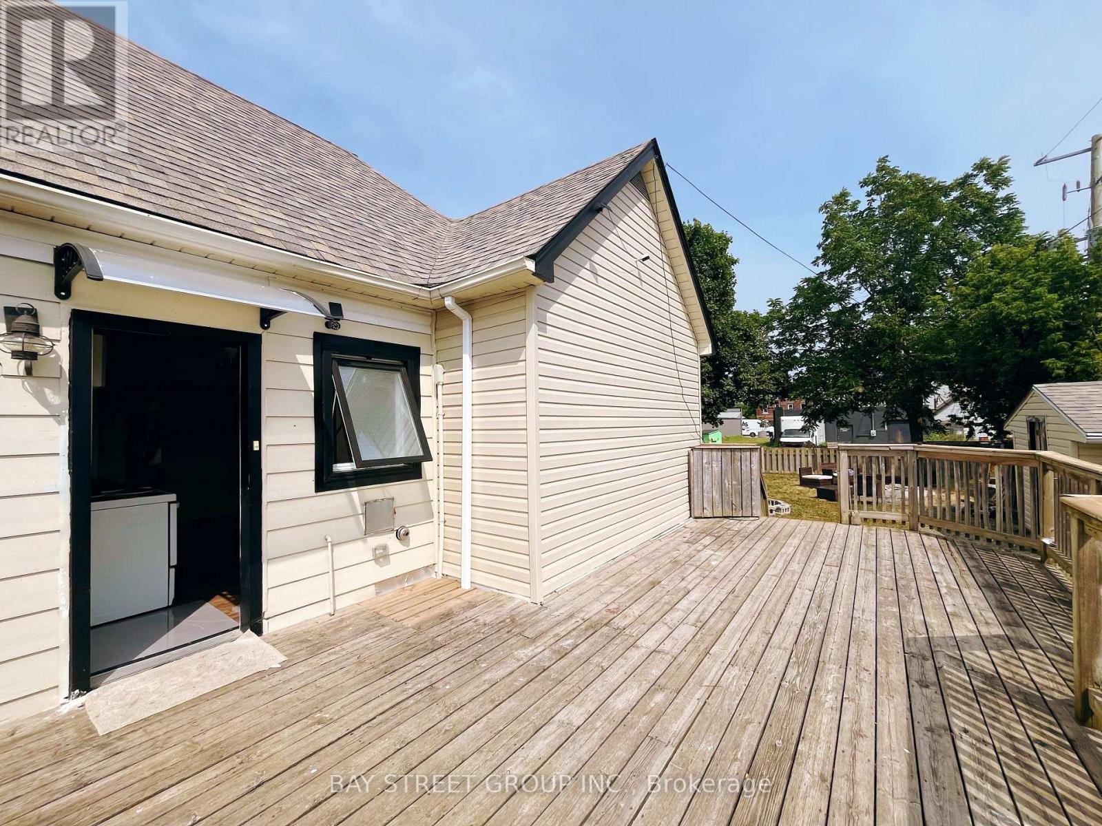 Back - 70 Courtwright Street, Fort Erie, Ontario  L2A 2R7 - Photo 1 - X13727958