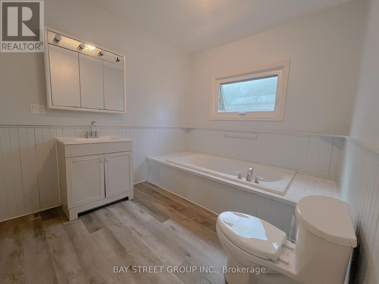 Back - 70 Courtwright Street, Fort Erie, Ontario  L2A 2R7 - Photo 5 - X13727958